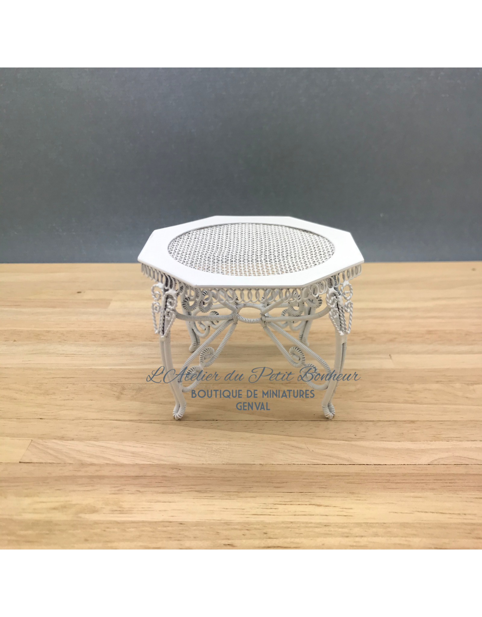 Table de jardin romantique métal blanc miniature 1:12