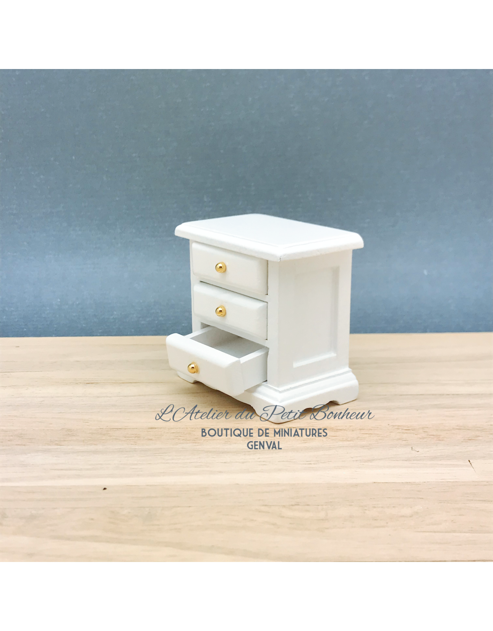 Table de nuit blanche tiroirs miniature 1:12