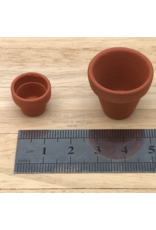 Petit pot de fleurs en terre cuite