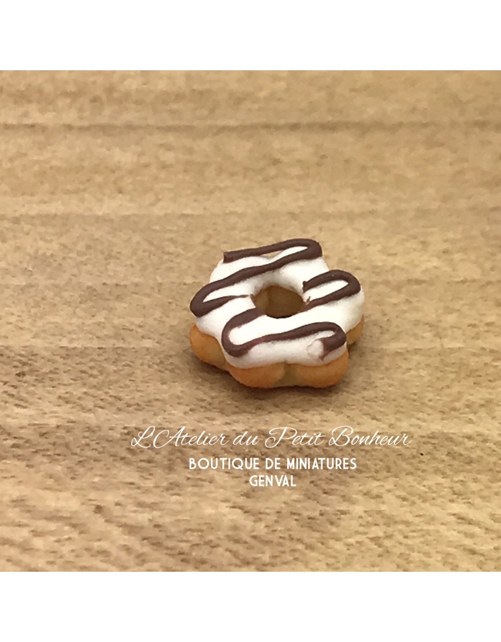 Donut en forme de fleur miniature 1:12