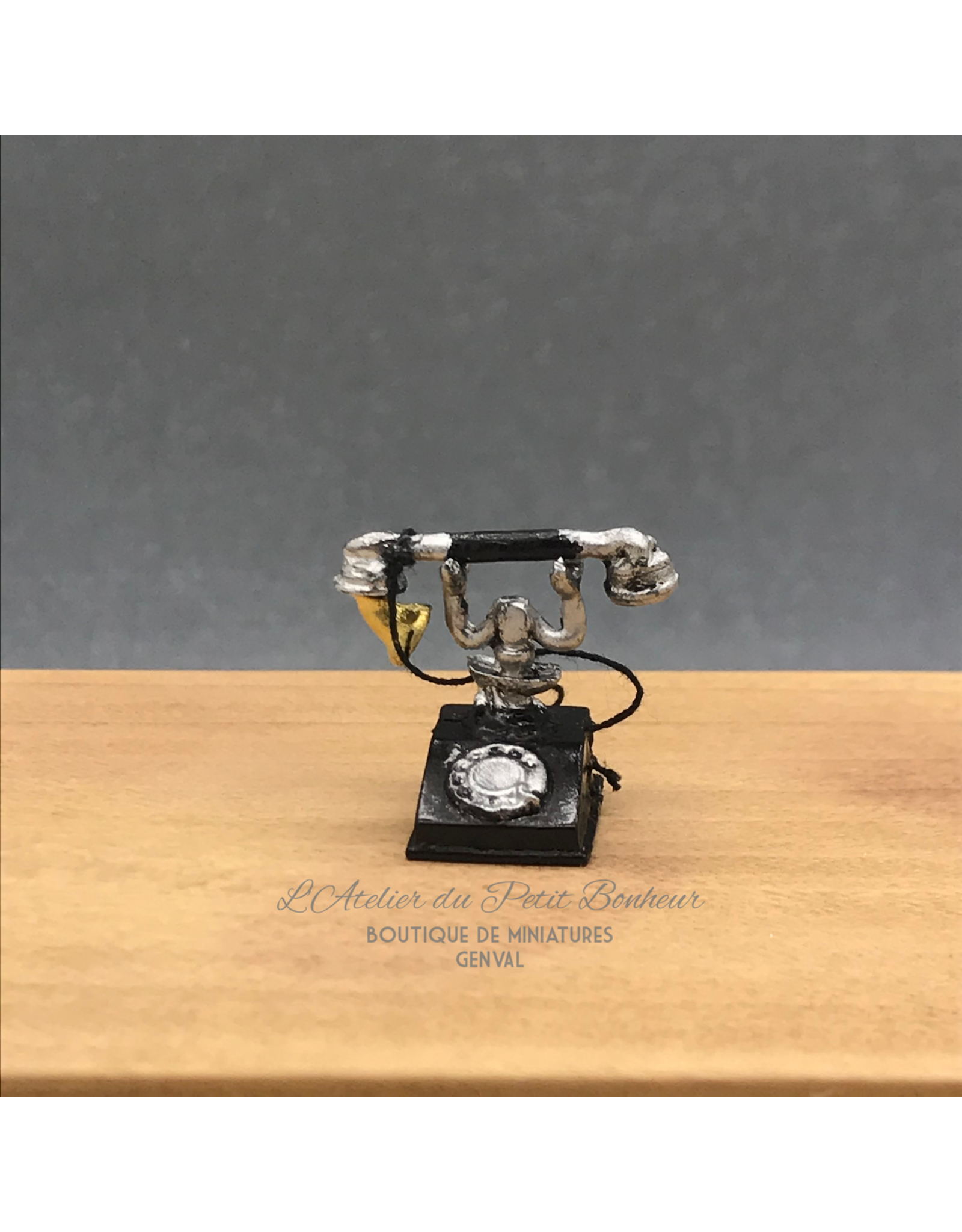 Téléphone ancien (résine) miniature 1:12