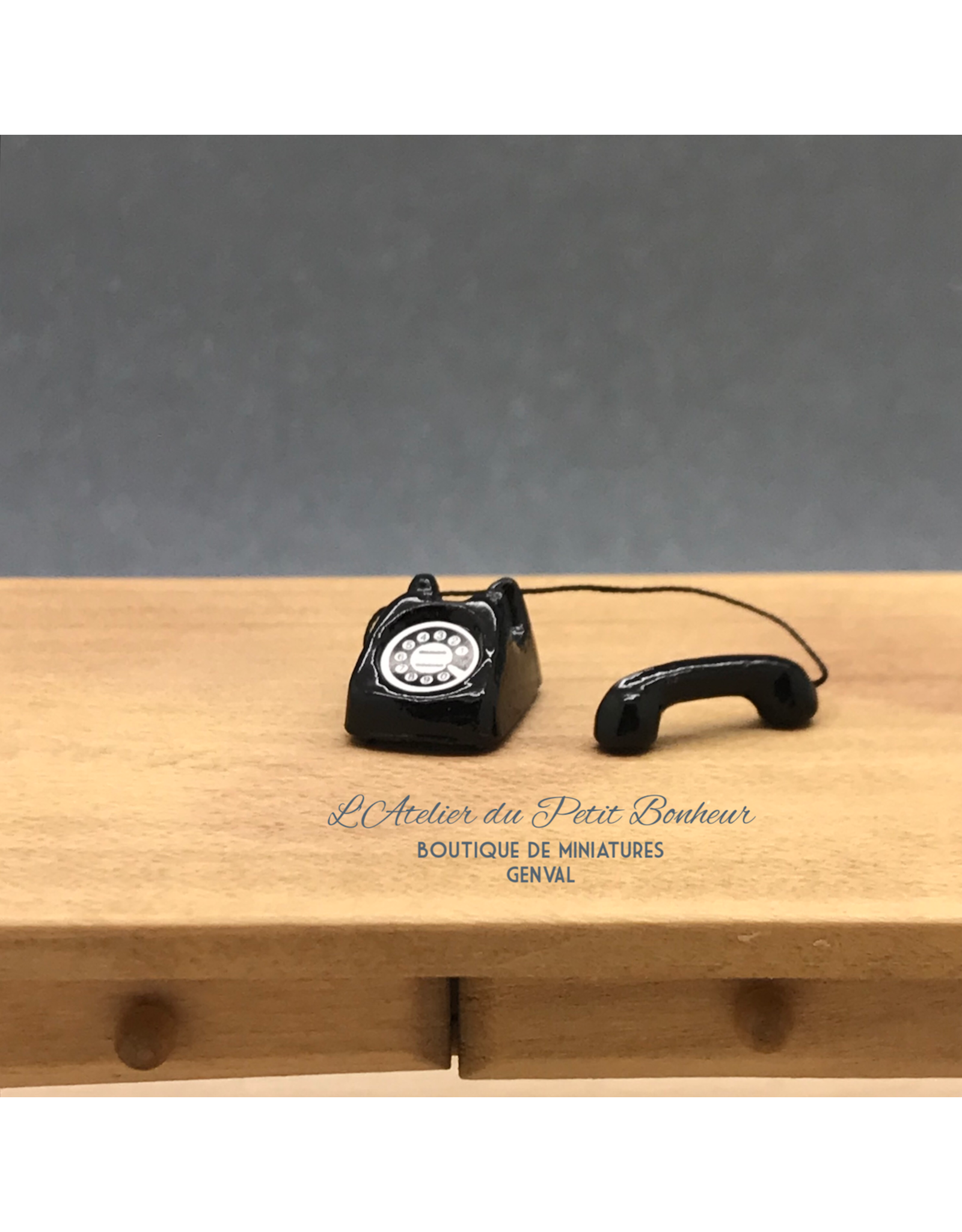 Téléphone noir miniature 1:12