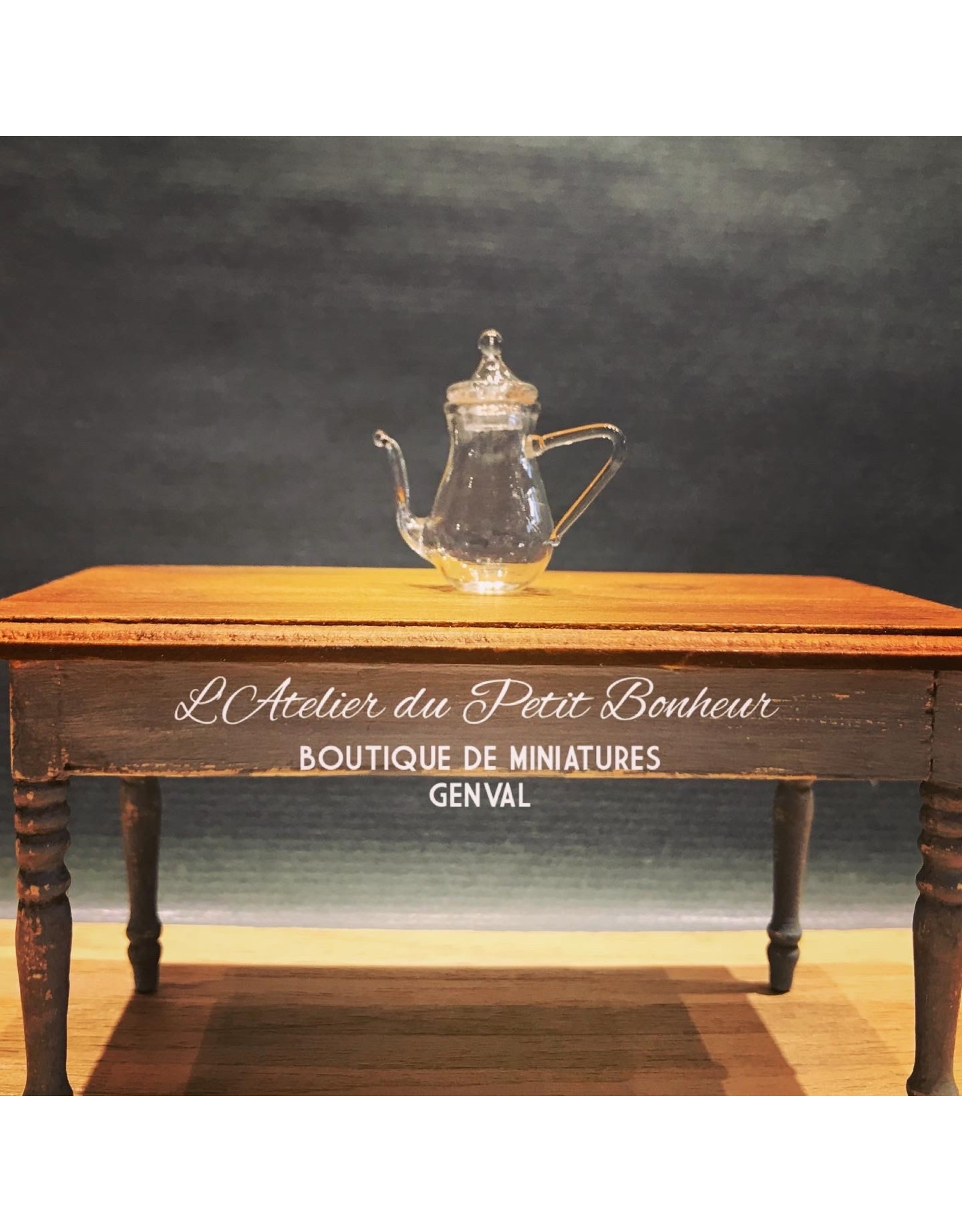 MC Miniatures Company Théière en verre miniature 1:12