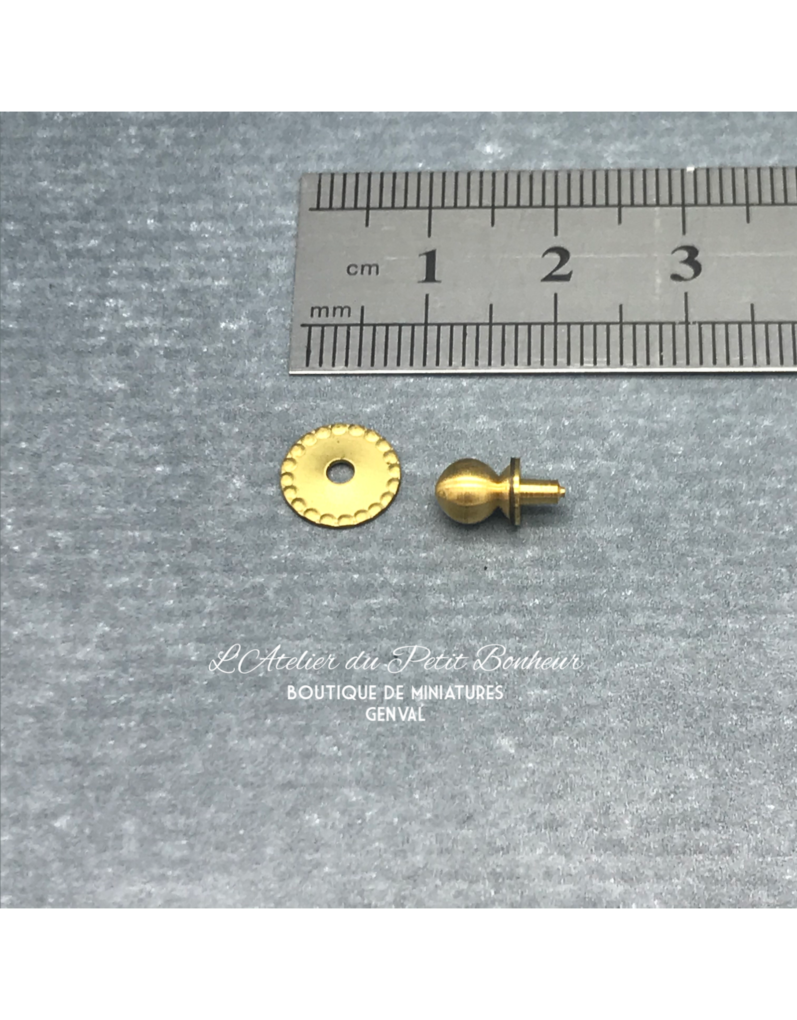 Bouton de porte rond avec plaque en laiton miniature 1:12