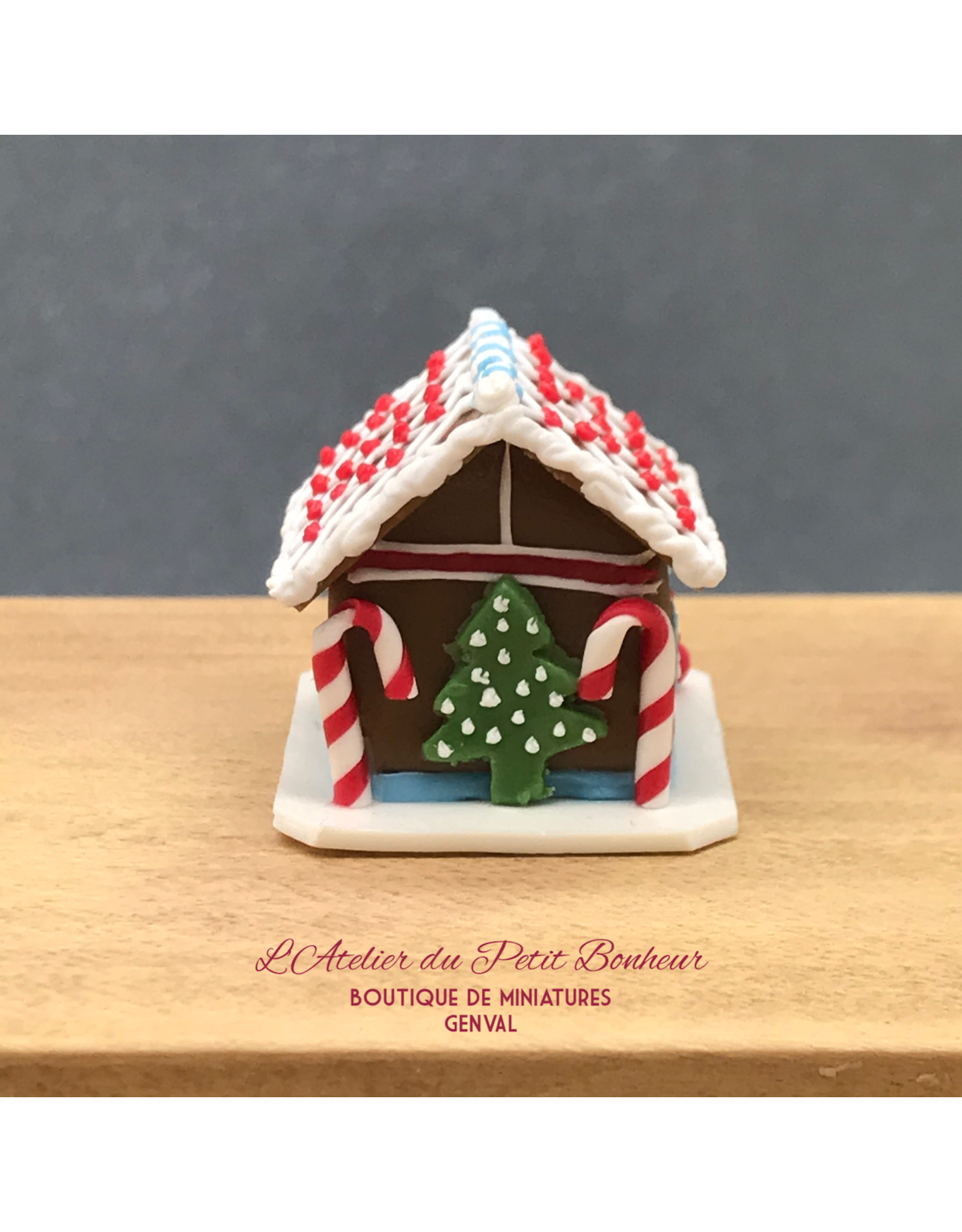 Maison pain d'épice avec Père Noël miniature 1:12