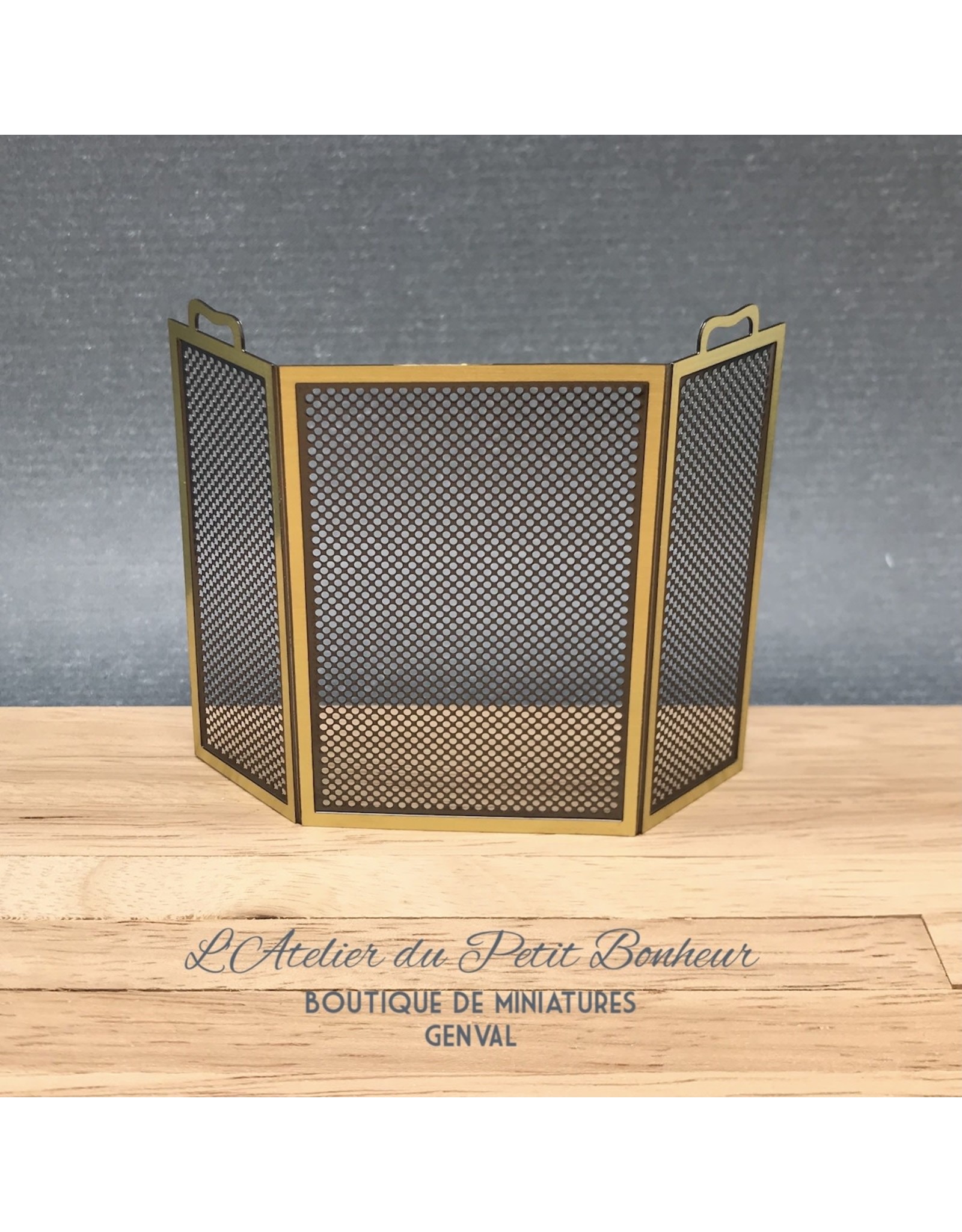 Pare-feu en laiton doré et grillage noir miniature 1:12