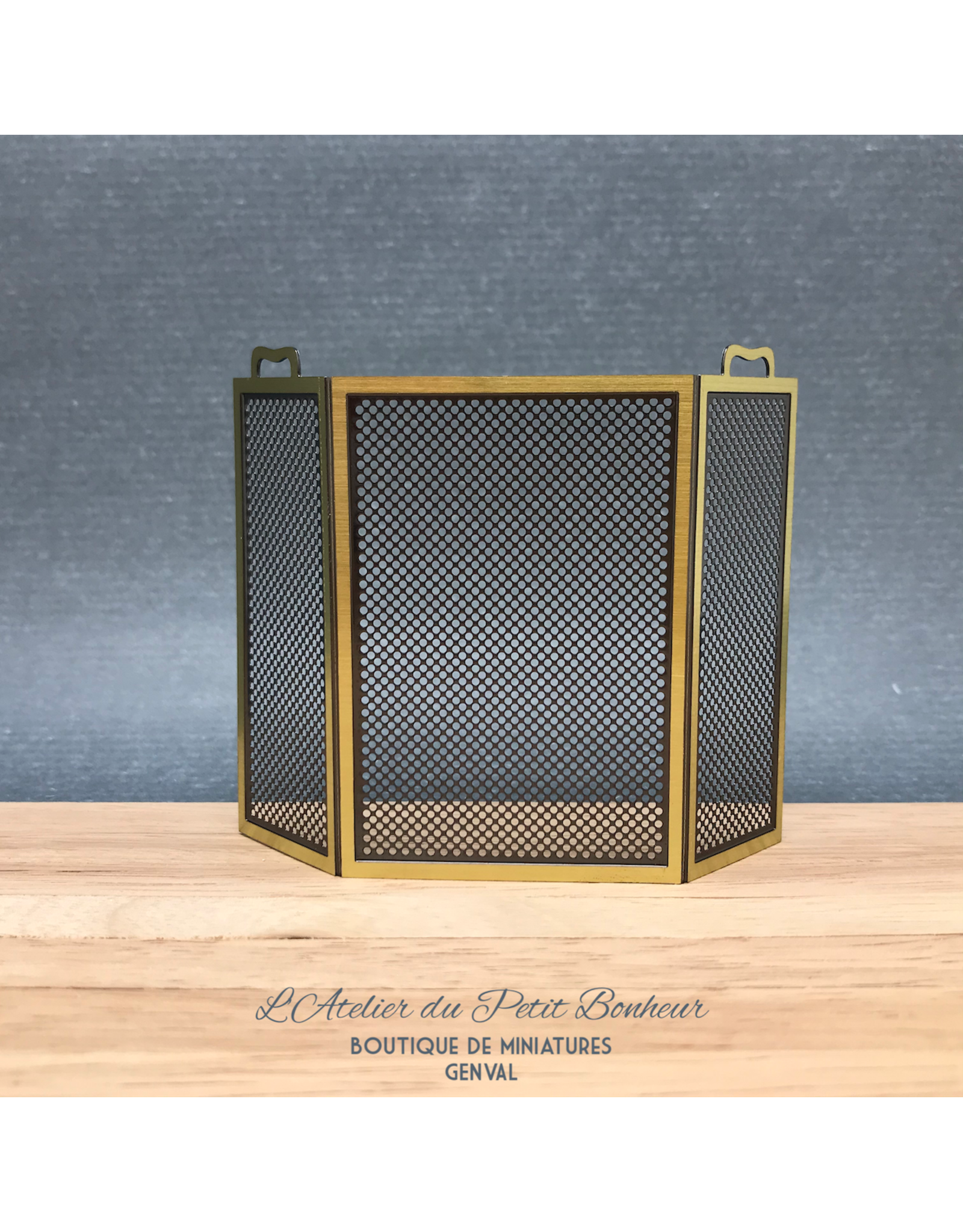 Pare-feu en laiton doré et grillage noir miniature 1:12