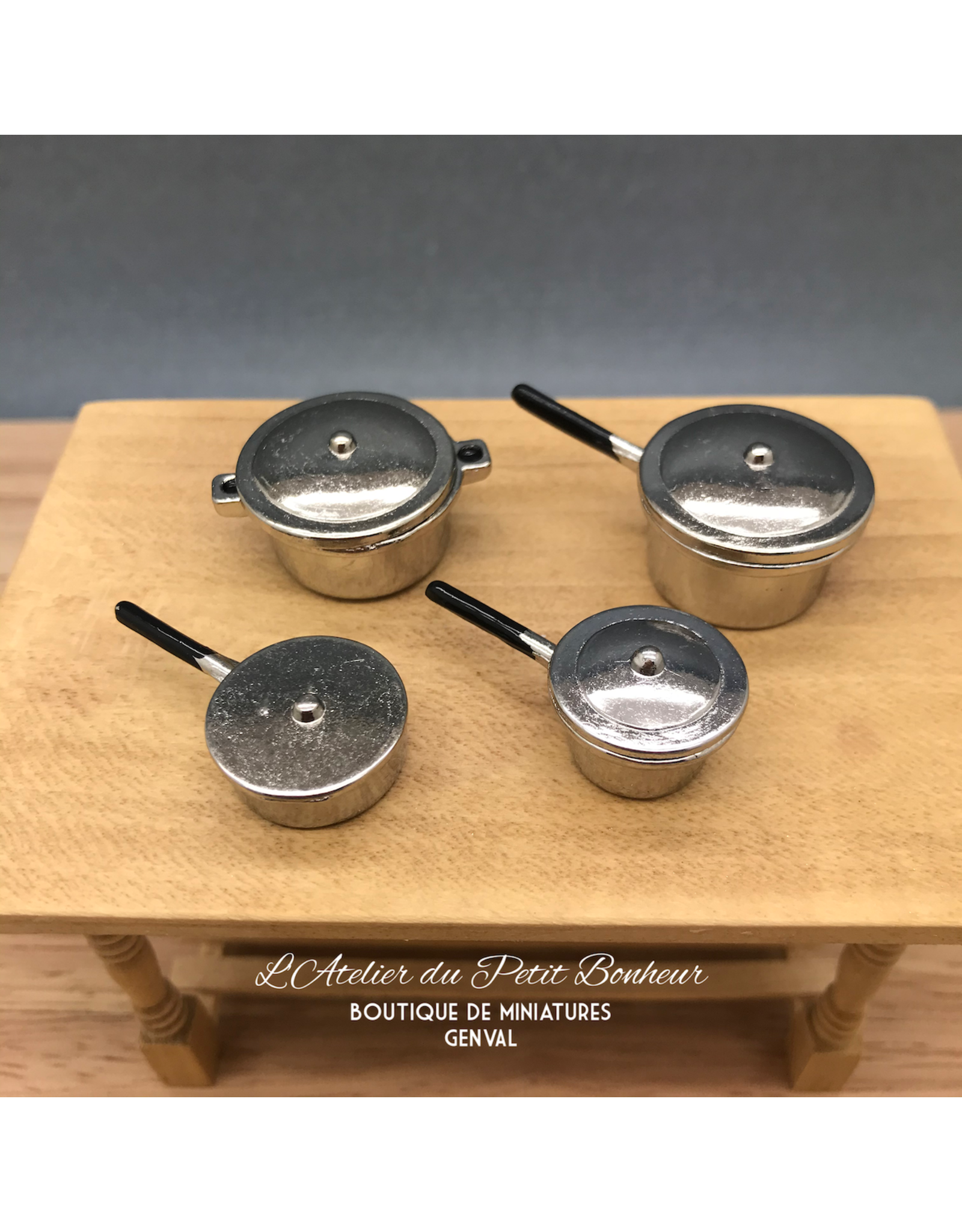 Ensemble de casseroles et poêlons inox (4) miniatures 1:12