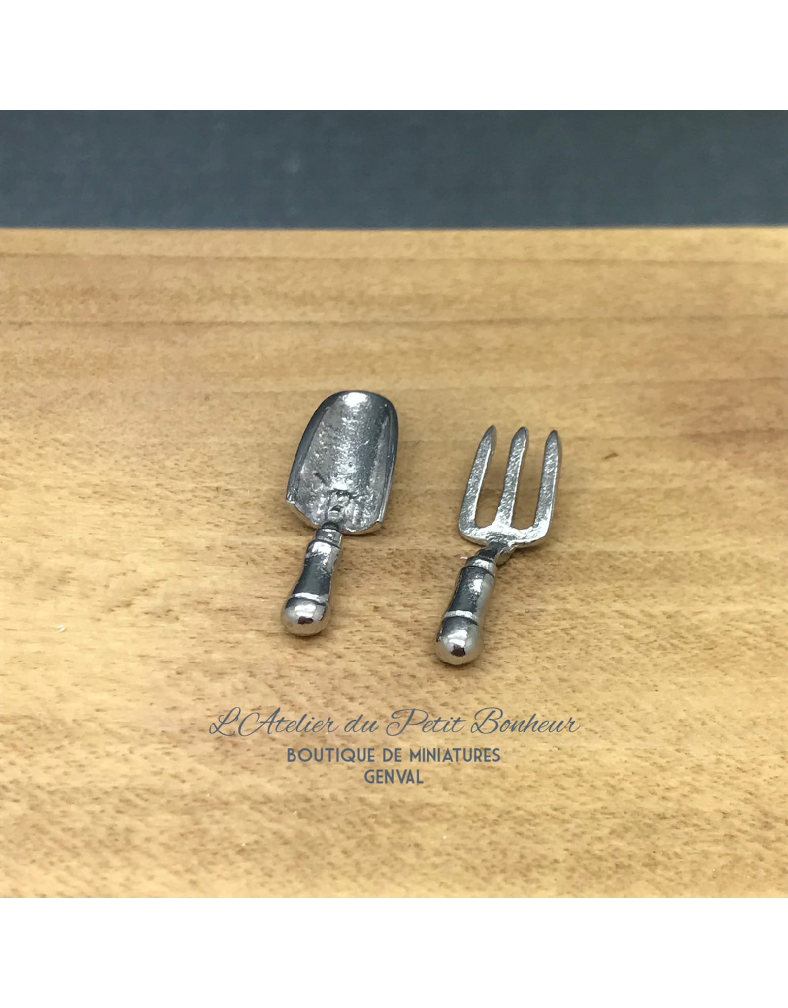 Outils de jardin (2) métal blanc miniatures 1:12