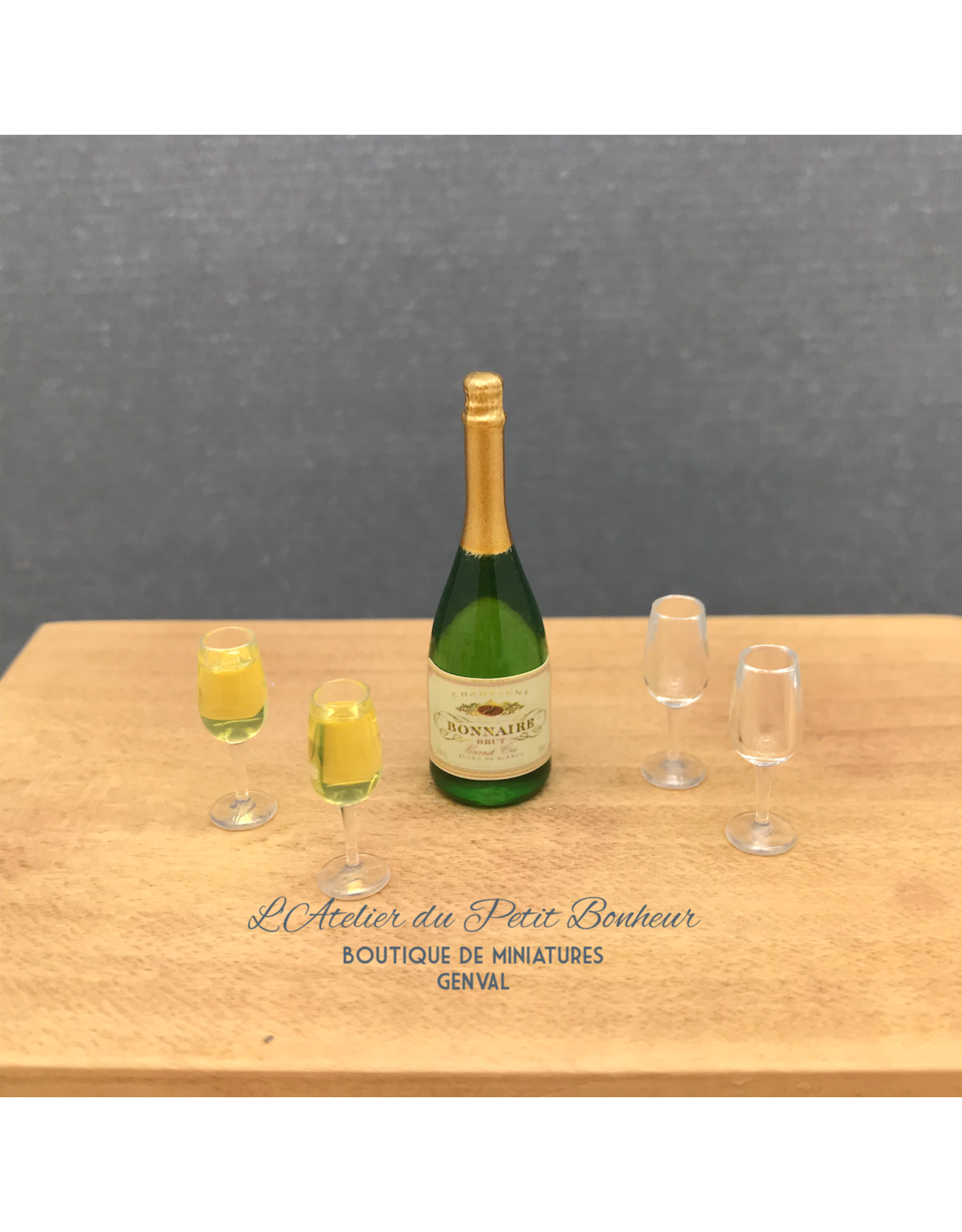 Bouteille de champagne et 4 verres miniatures 1:12