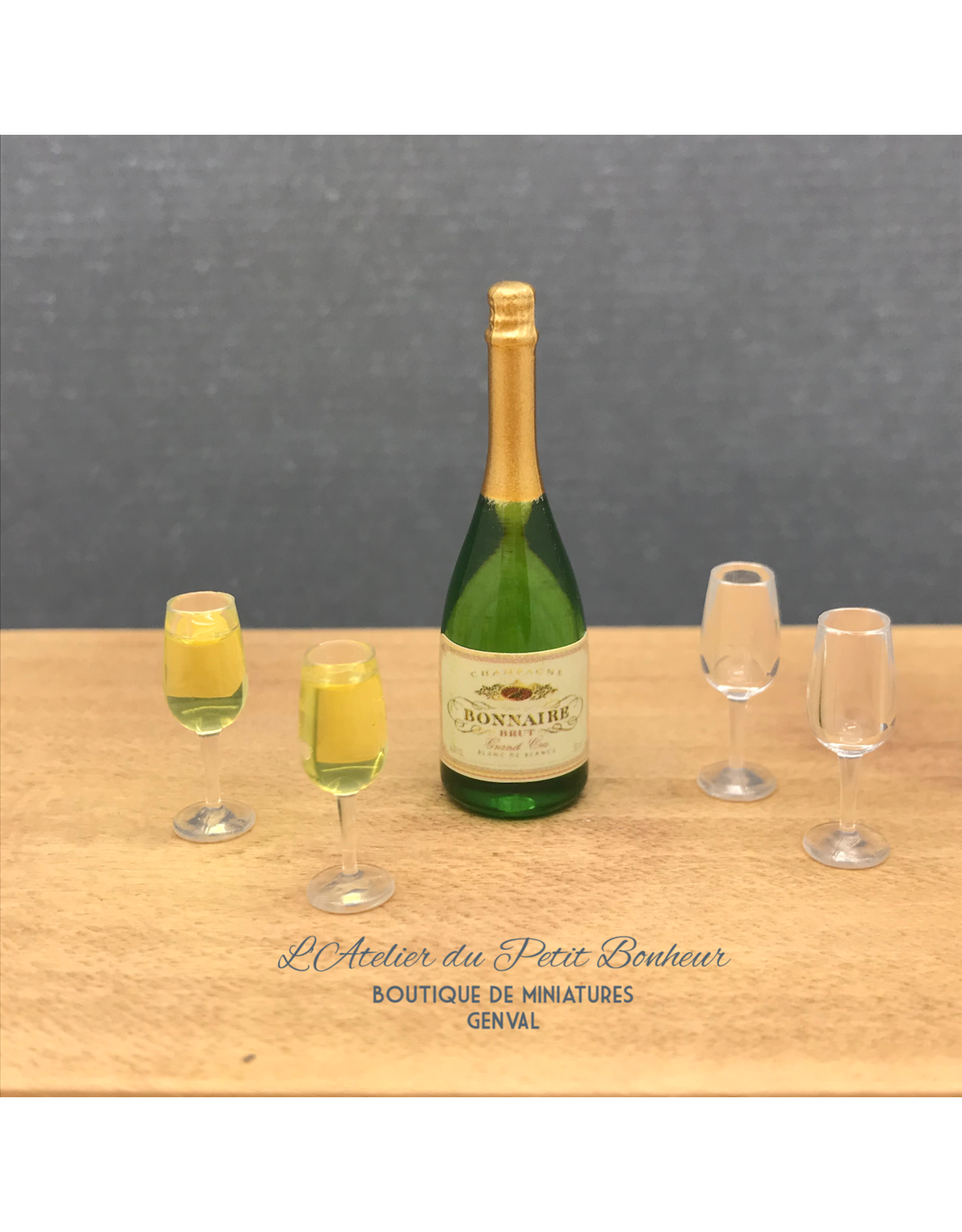 Bouteille de champagne et 4 verres miniatures 1:12