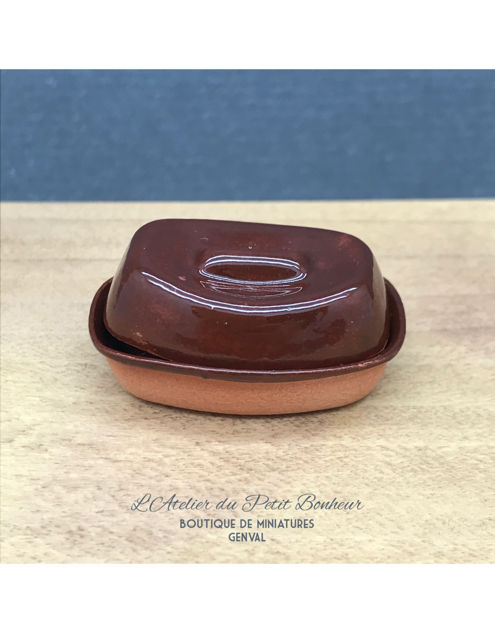 CP Prestige Ceramics (UK) Terrine brune avec couvercle miniature 1:12