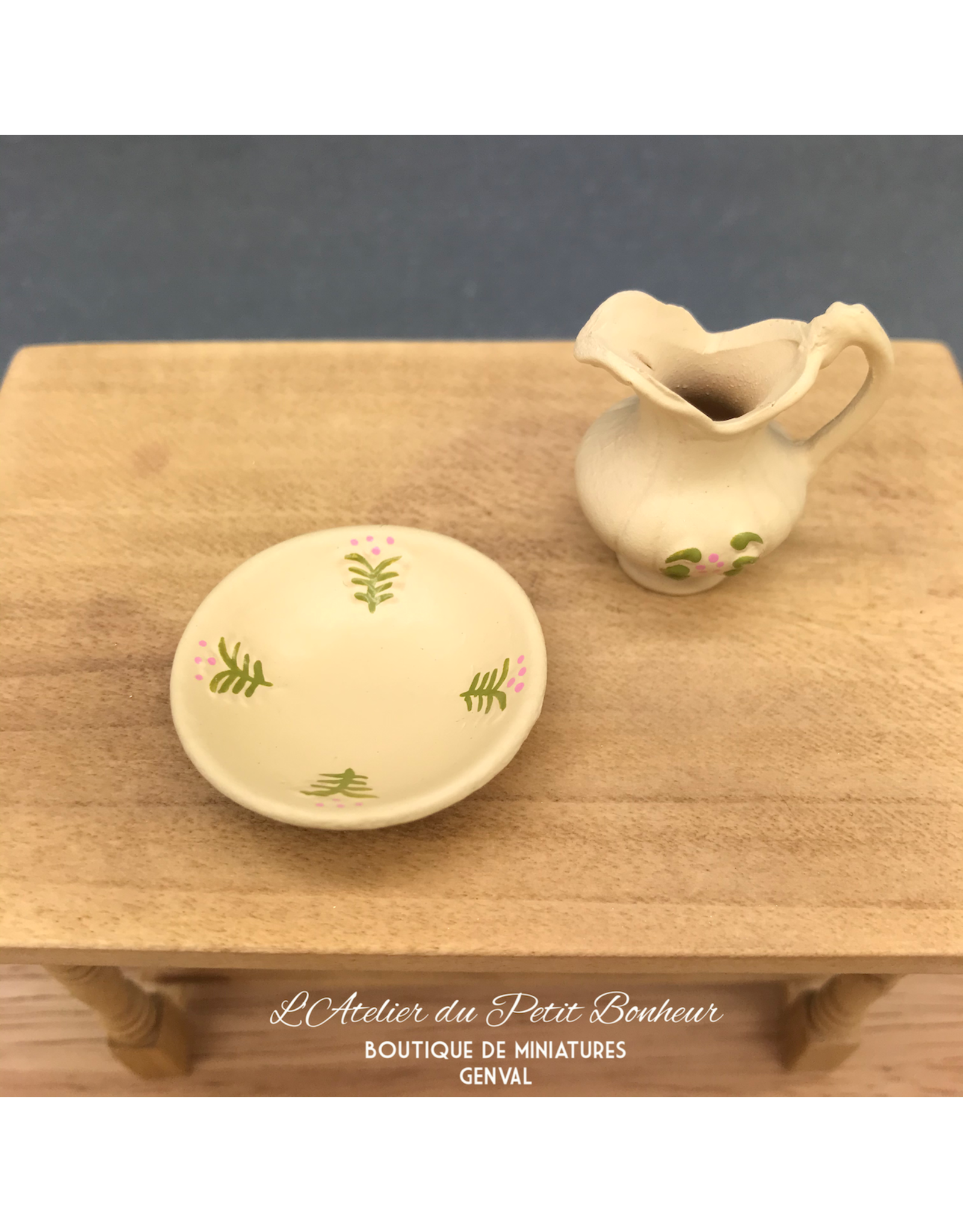 Broc et vasque fleuris miniatures 1:12, résine