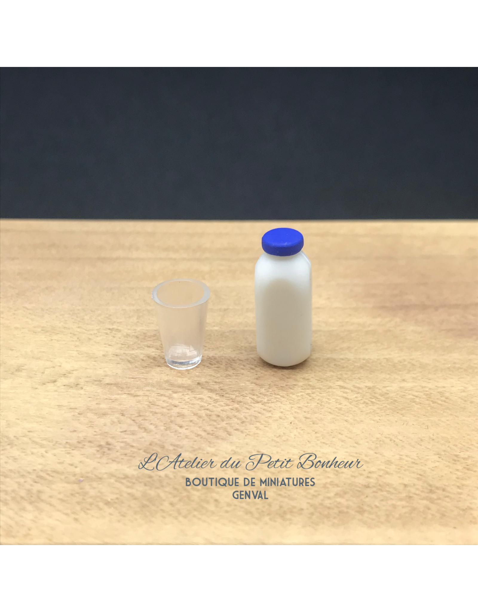 Town Square Miniatures Bouteille de lait avec 1 verre miniatures 1:12