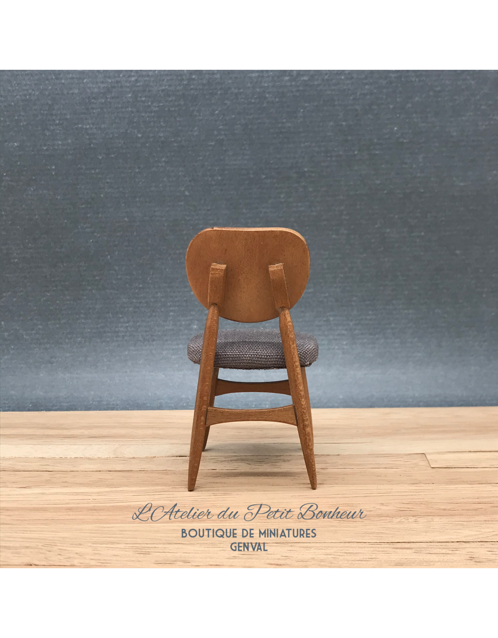 Chaise moderne teak miniature 1:12
