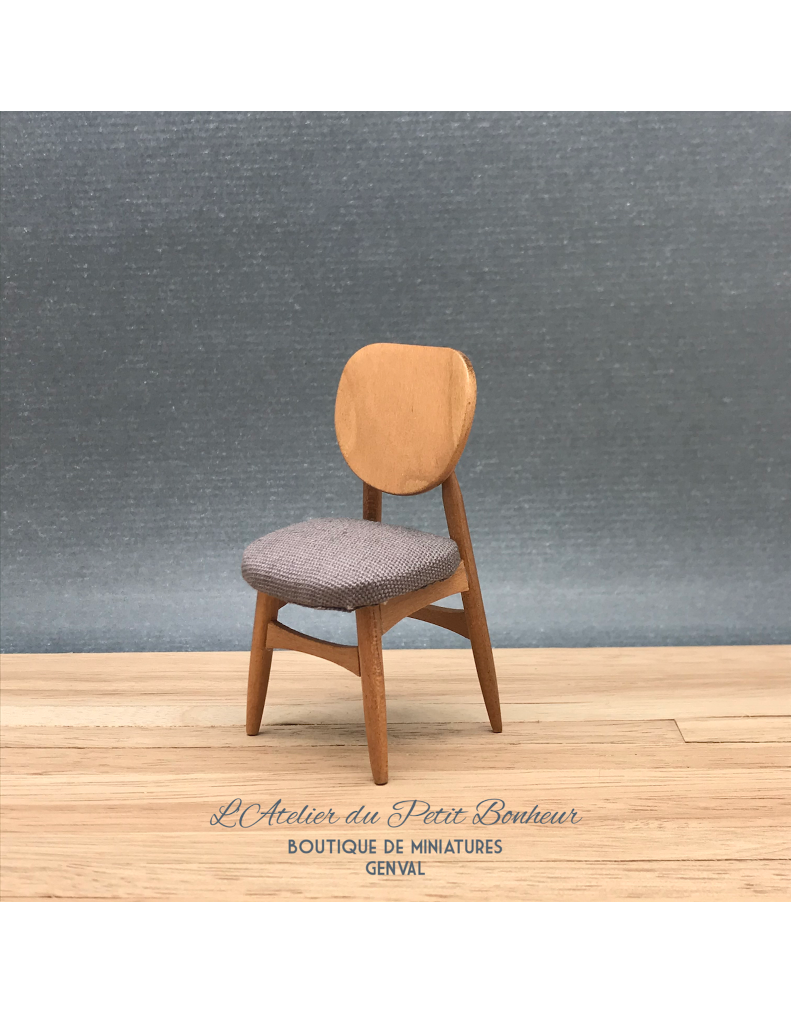 Chaise moderne teak miniature 1:12