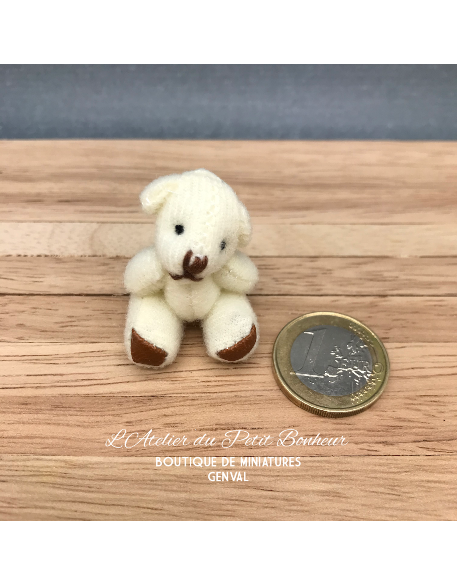 Ourson blanc, pieds bruns (miniature 1:12)