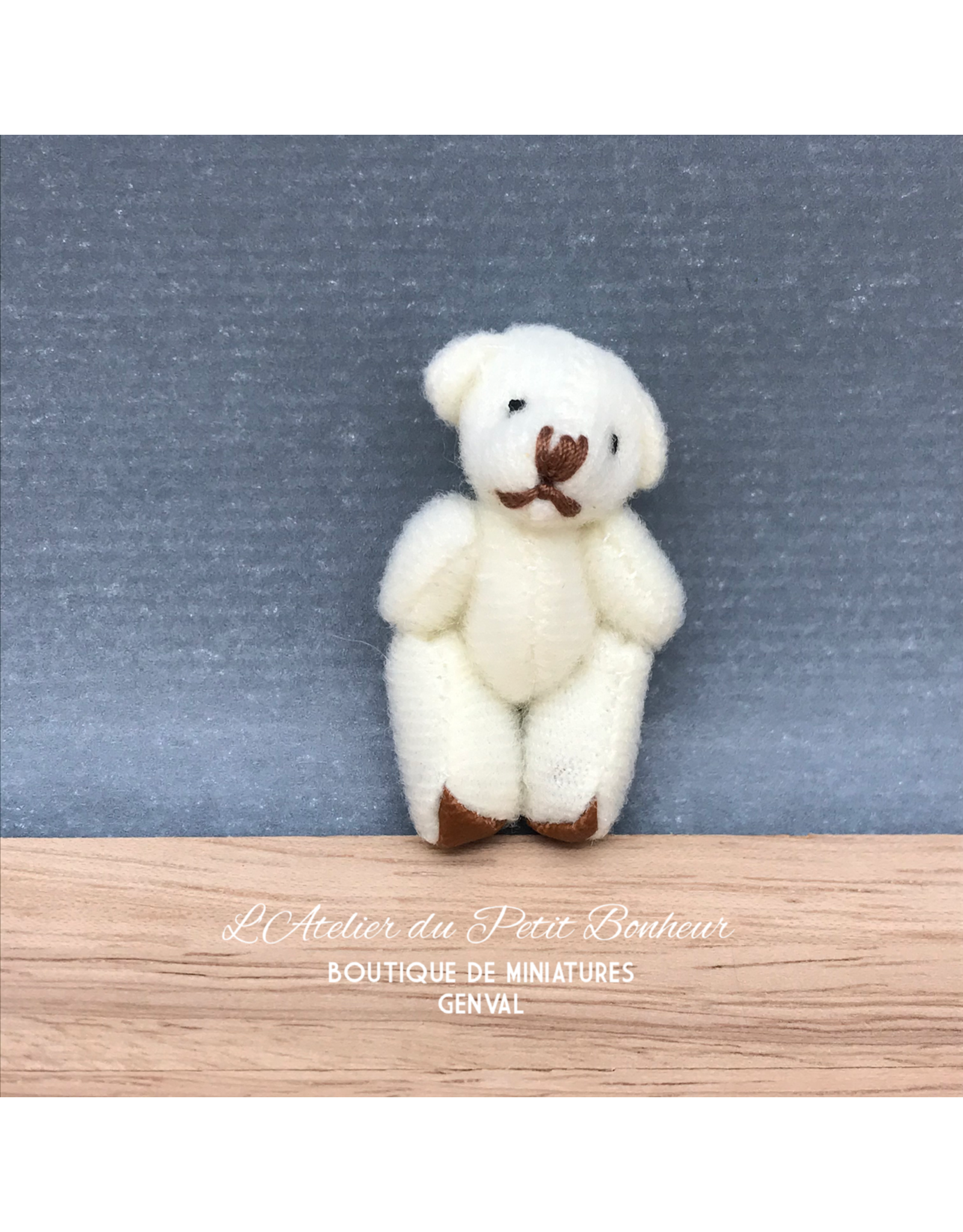 Ourson blanc, pieds bruns (miniature 1:12)