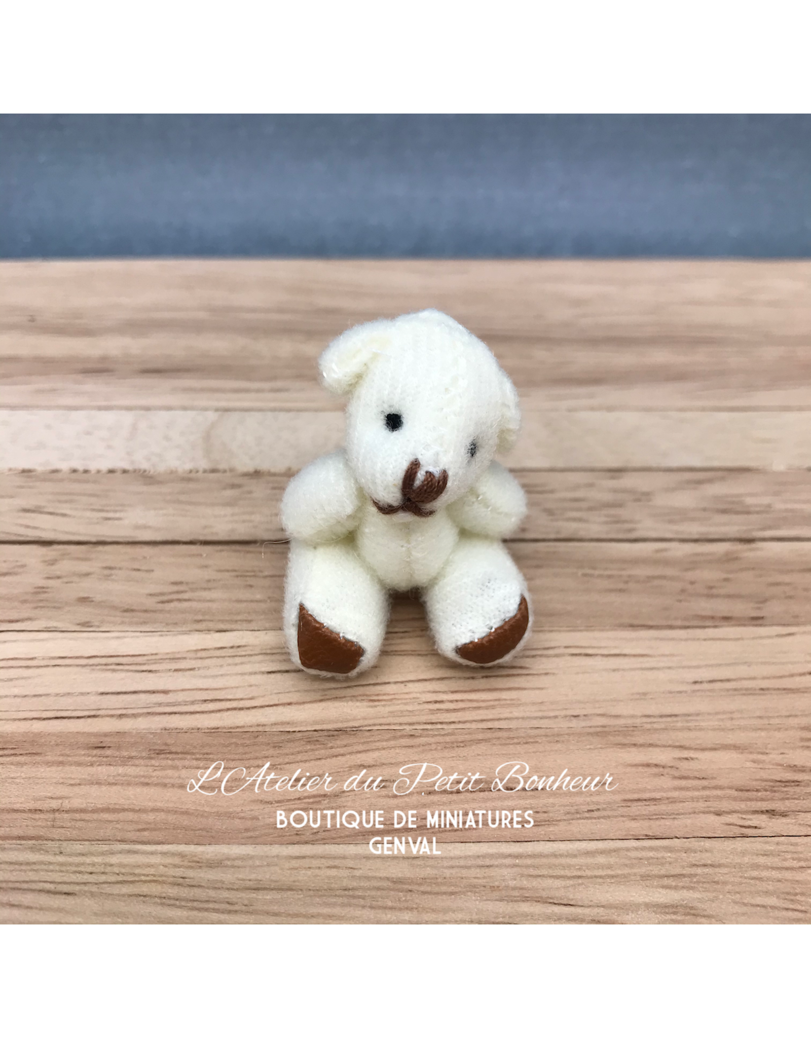 Ourson blanc, pieds bruns (miniature 1:12)