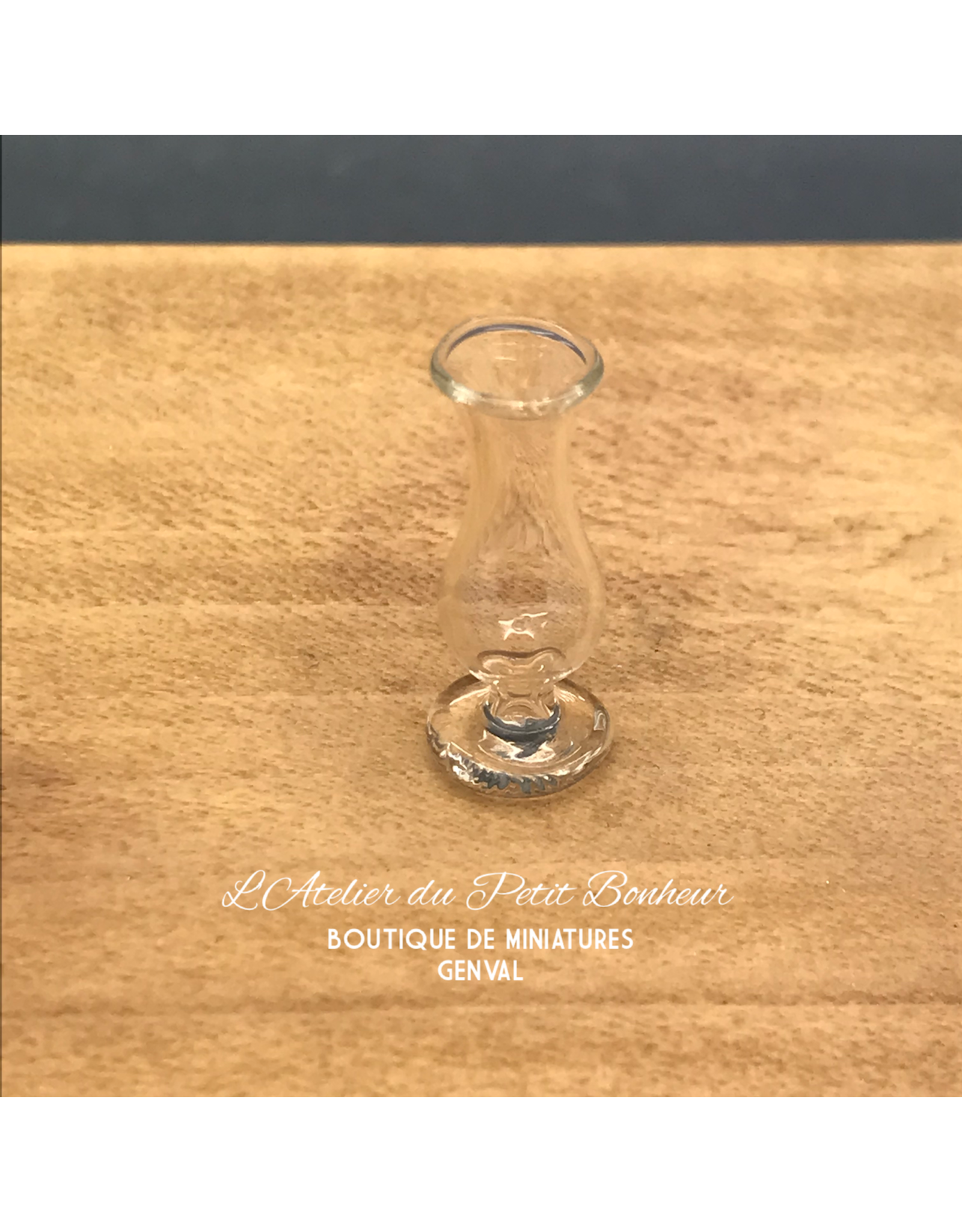 Vase en verre évasé miniature 1:12