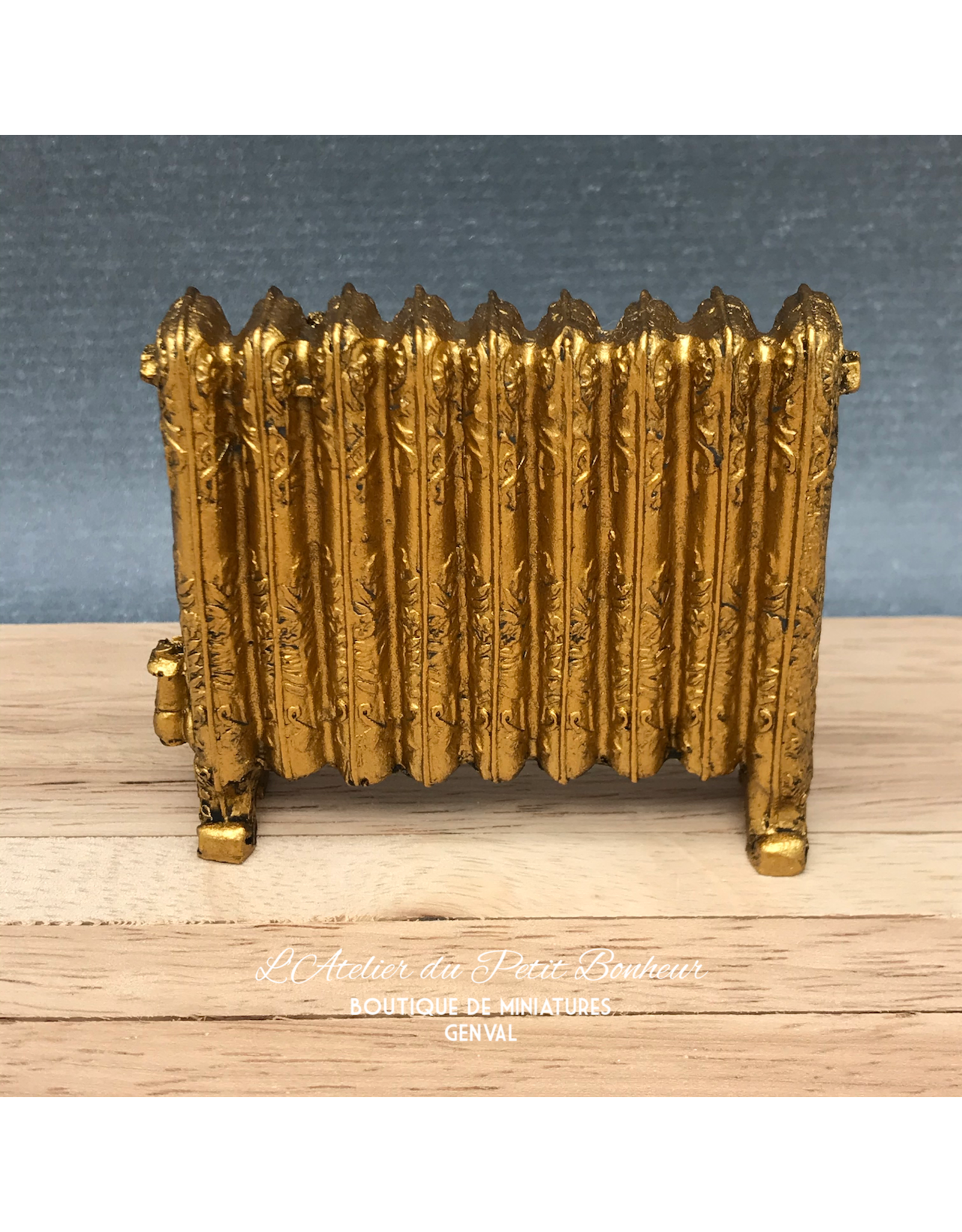 Radiateur doré miniature 1:12