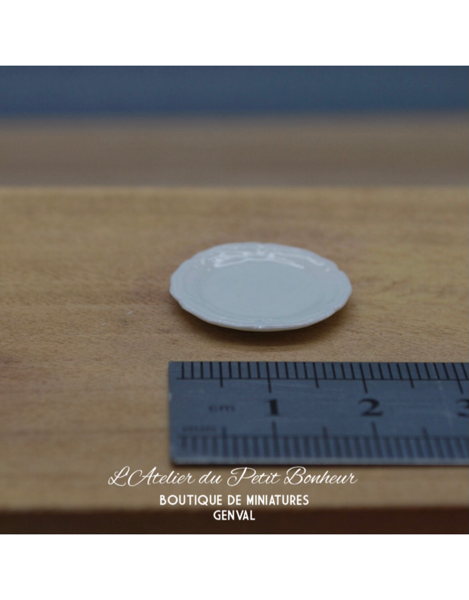 Assiette fine porcelaine miniature 1:12