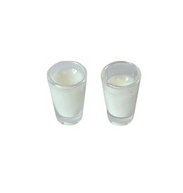 Deux verres de lait miniatures 1:12