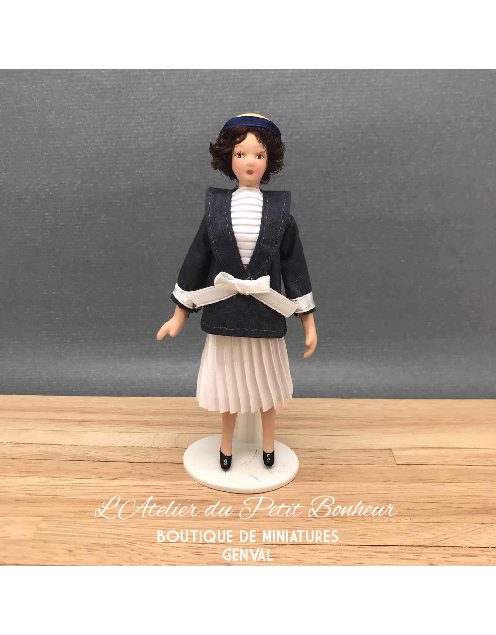 Femme, habits marins miniature 1:12