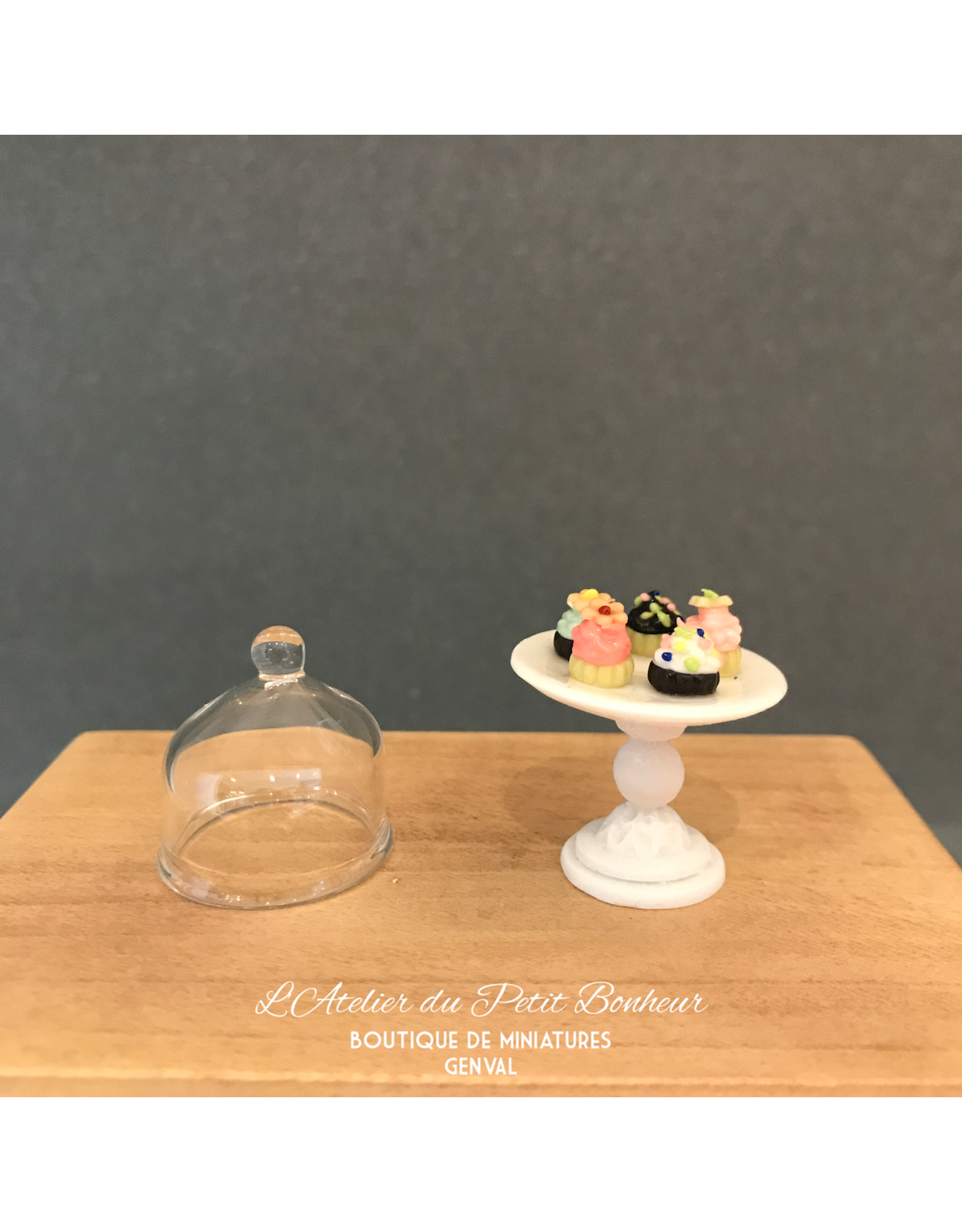 Plateau avec 5 Cupcakes miniature 1:12