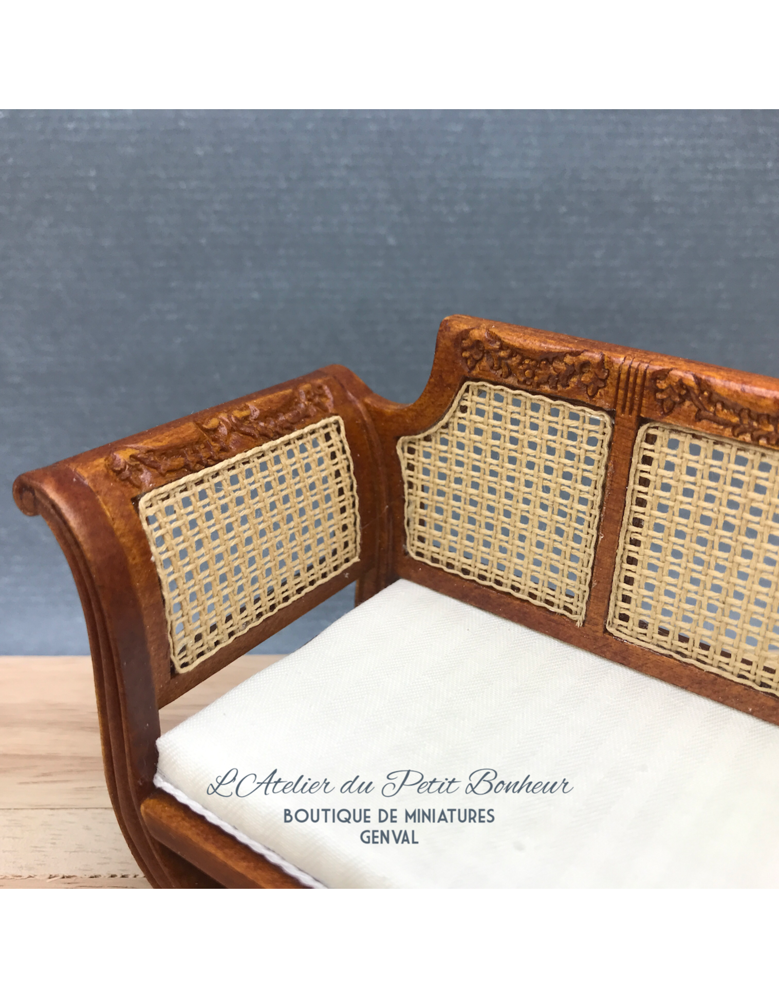 Sofa Louis Philippe canne-noyer miniature 1:12