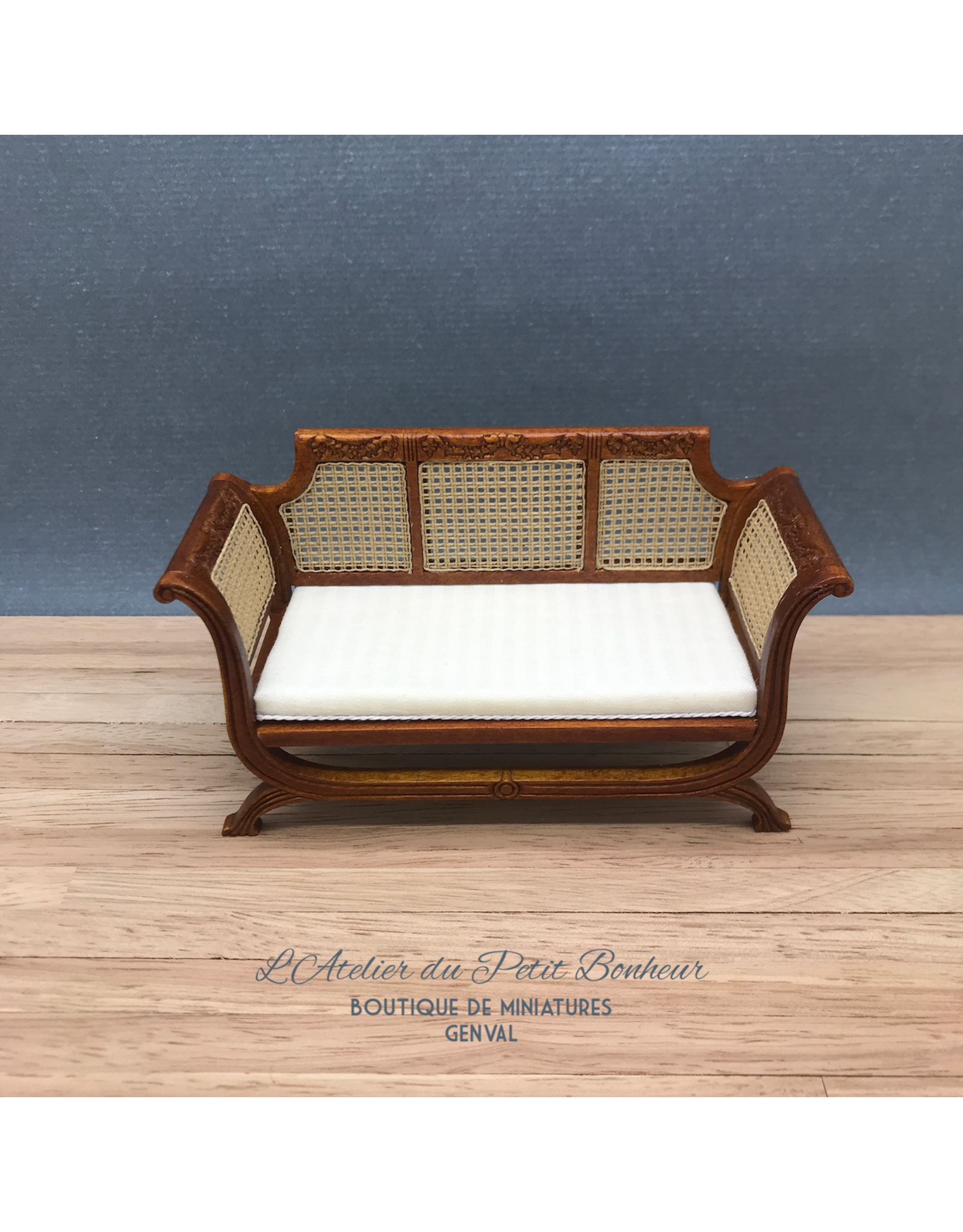Sofa Louis Philippe canne-noyer miniature 1:12