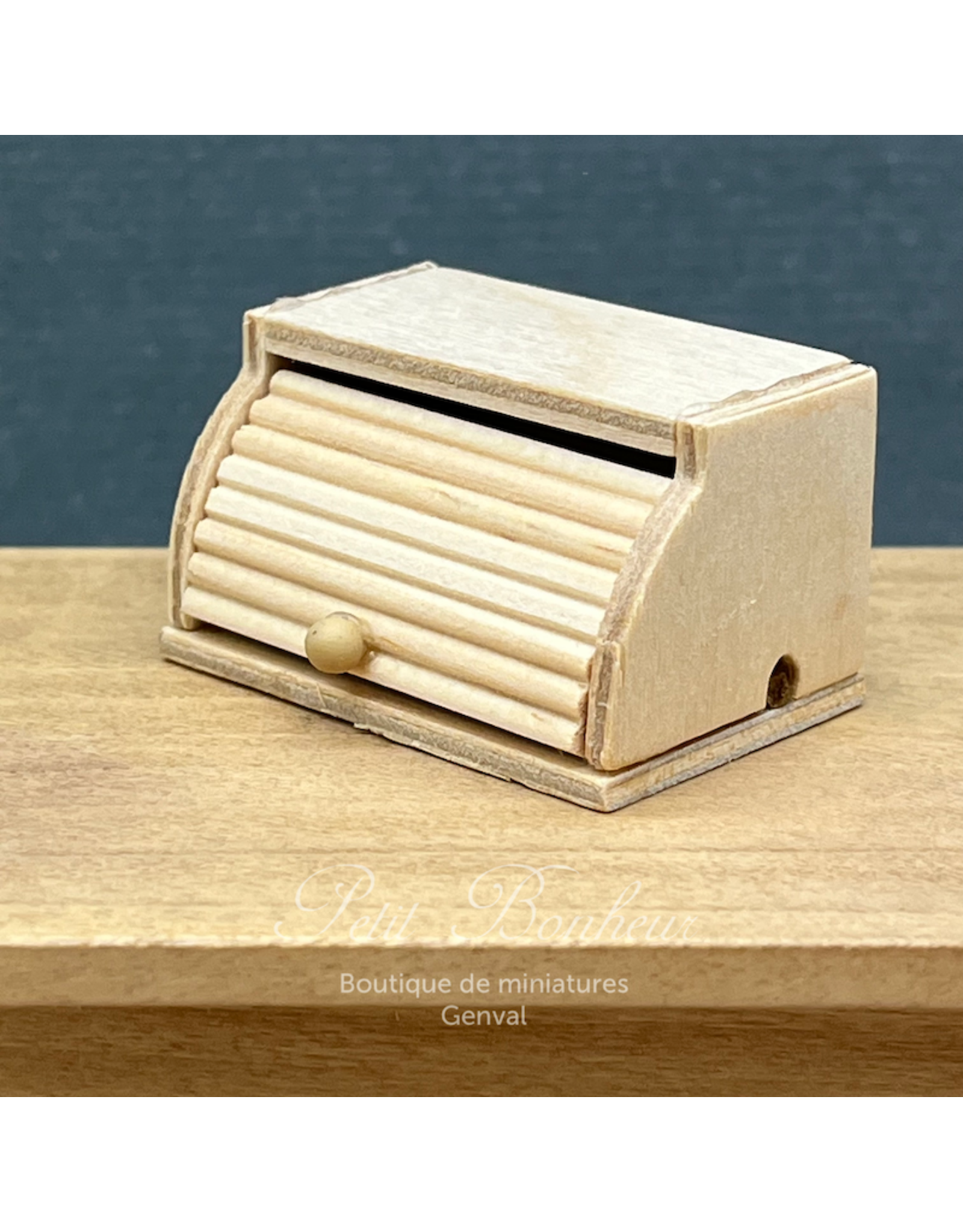 Boîte à pain coulissante en bois miniature 1:12