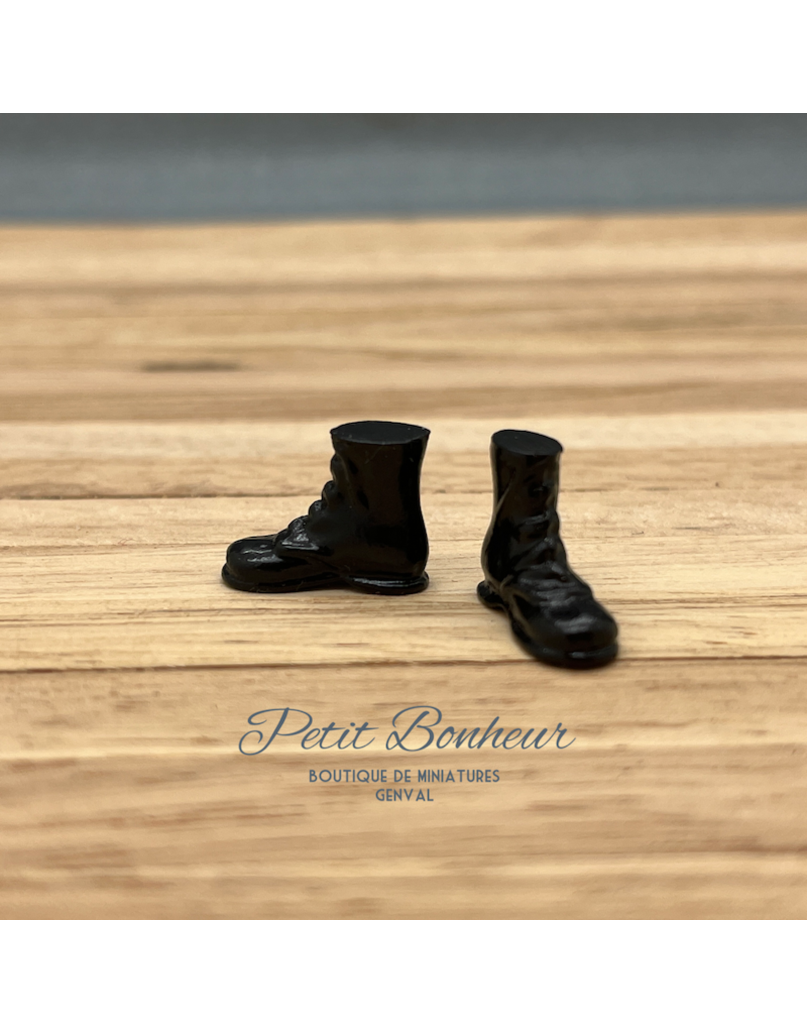 Petites bottines noires miniatures 1:12