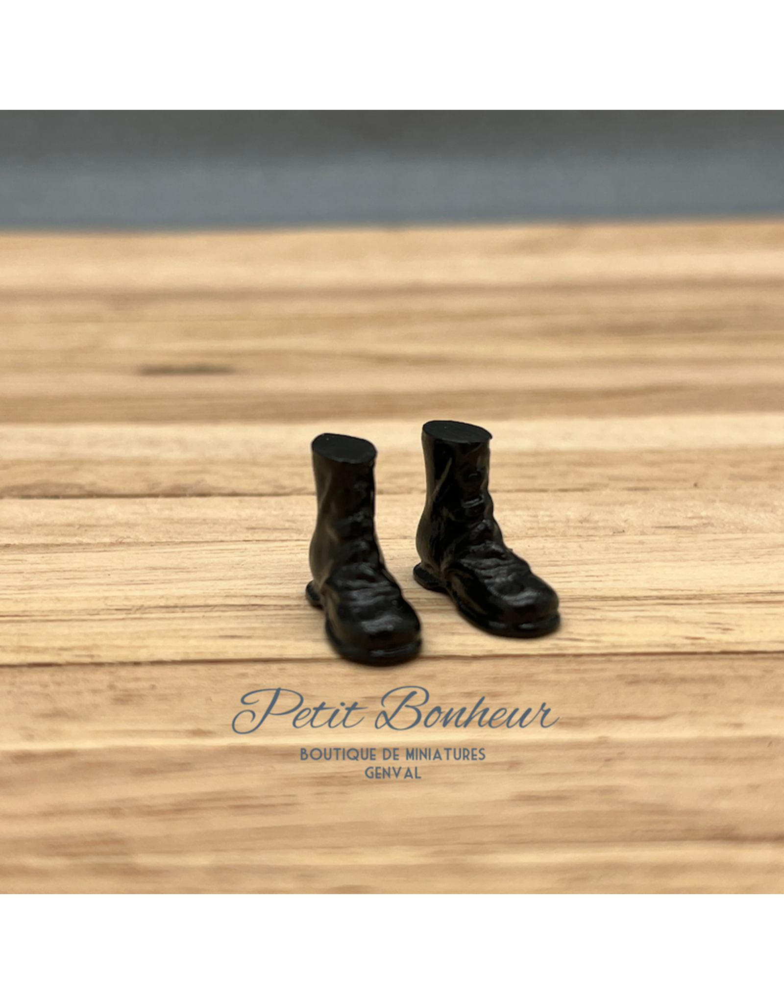 Petites bottines noires miniatures 1:12
