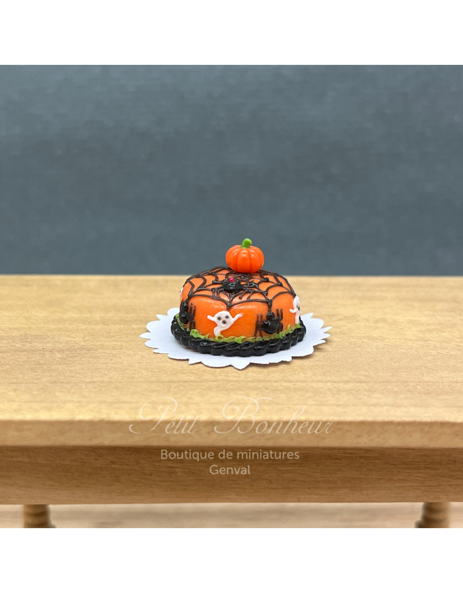 Gâteau Halloween orange toile d'araignée