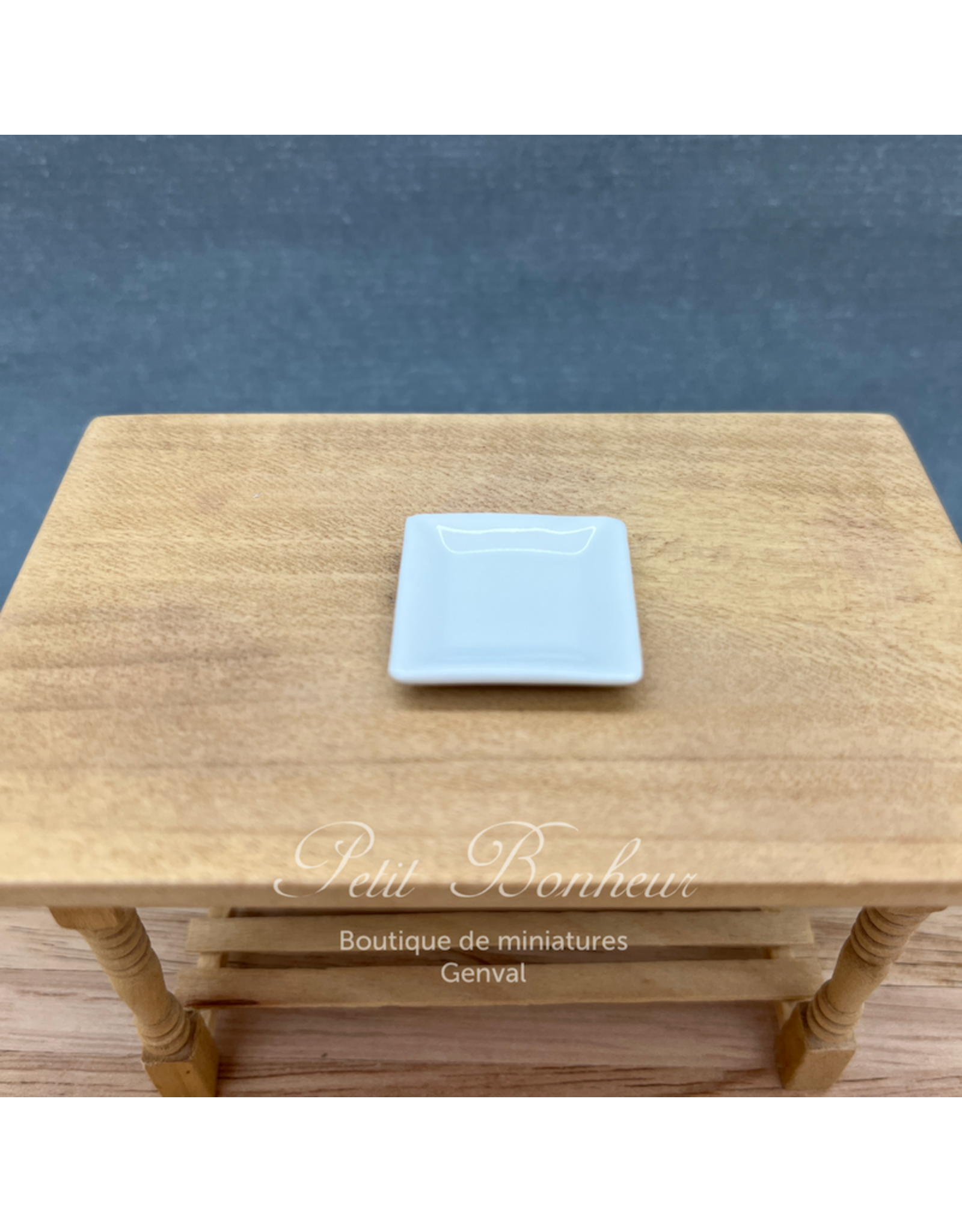 Assiette carrée miniature 1:12