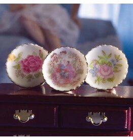 3 assiettes décorées miniature 1:12