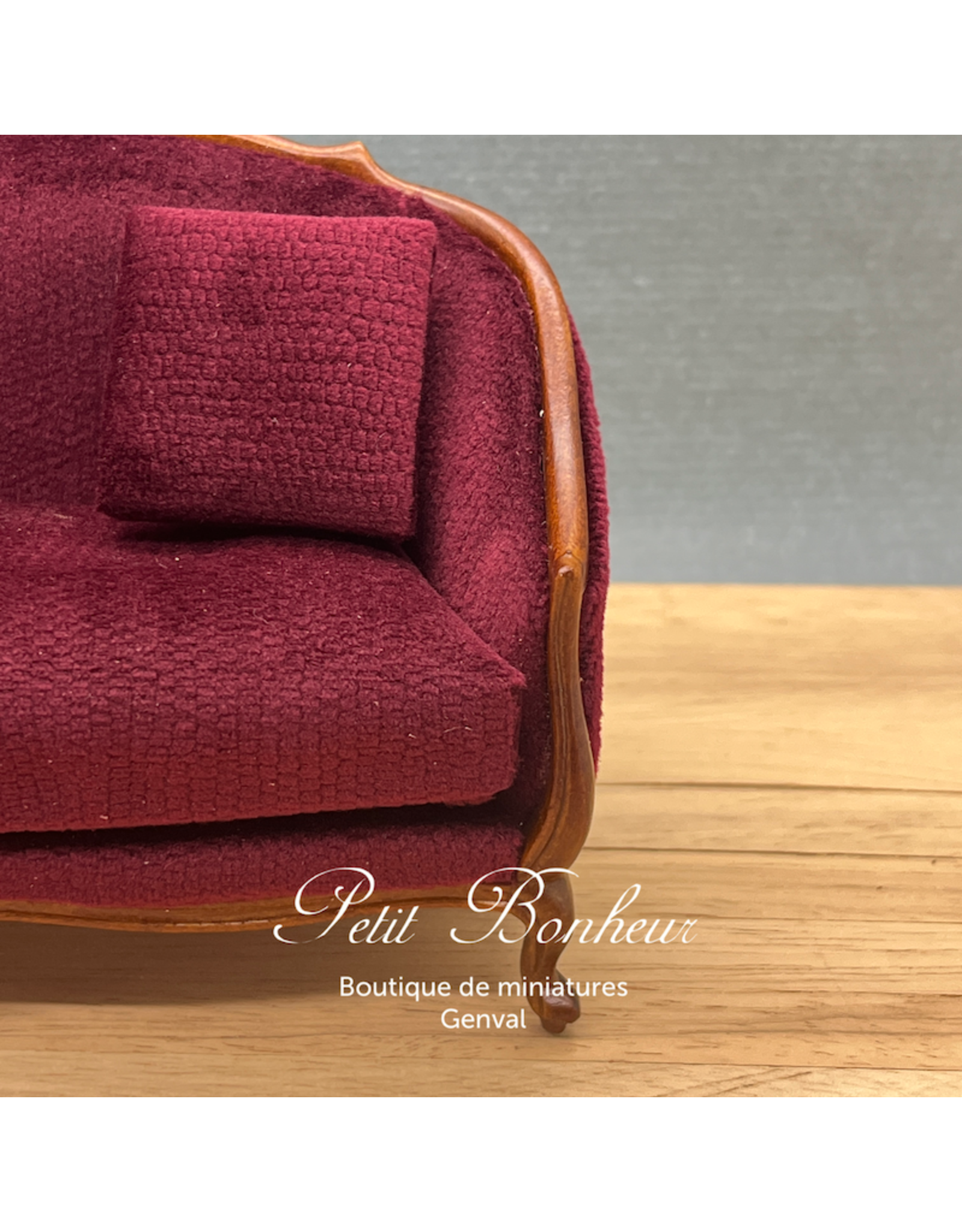 Sofa Louis XV noyer & velours violine miniature 1:12