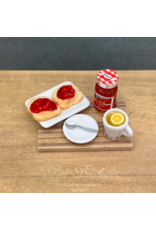 Plateau petit déjeuner avec deux toasts (fraise) miniature 1:12