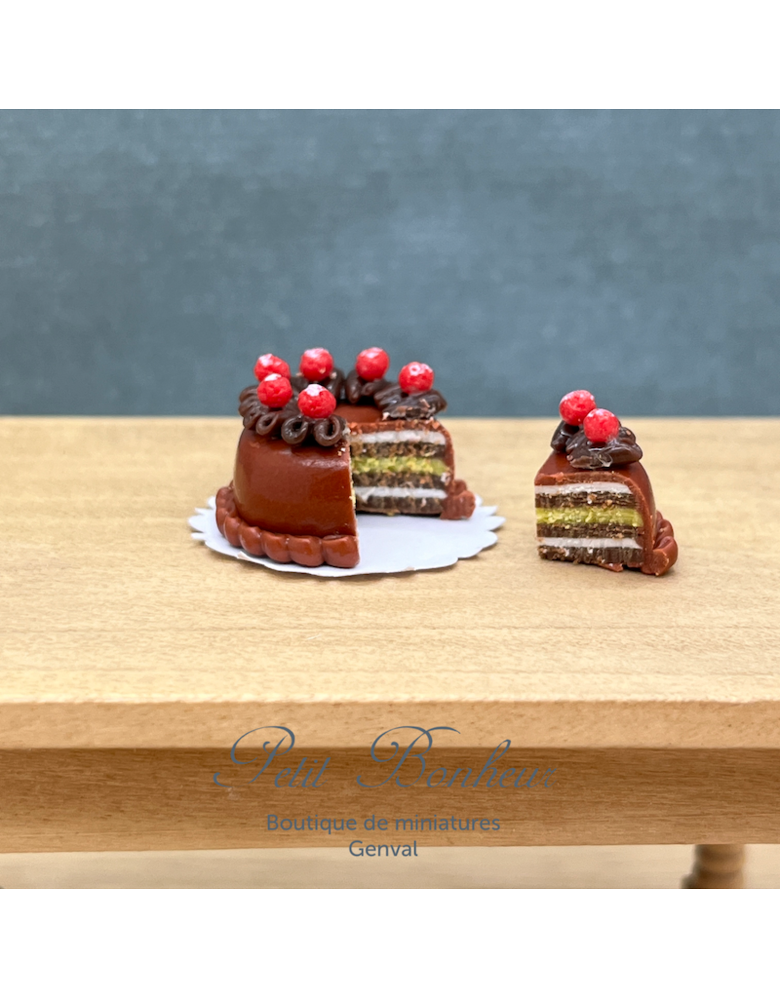 Gâteau Forêt Noire (1 part coupée) miniature 1:12