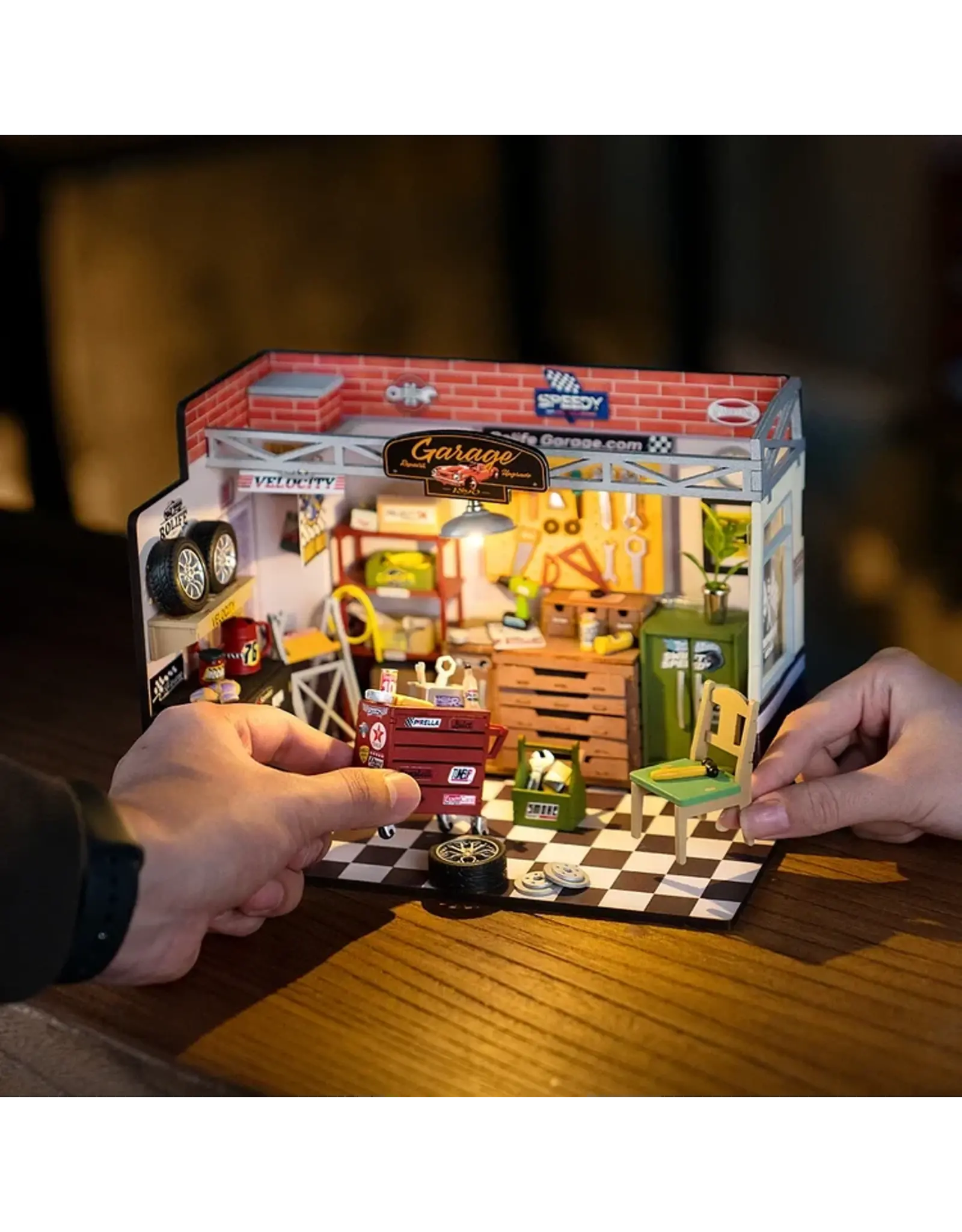 Rolife Garage Workshop DG165 - Rolife DIY Miniature Dollhouse