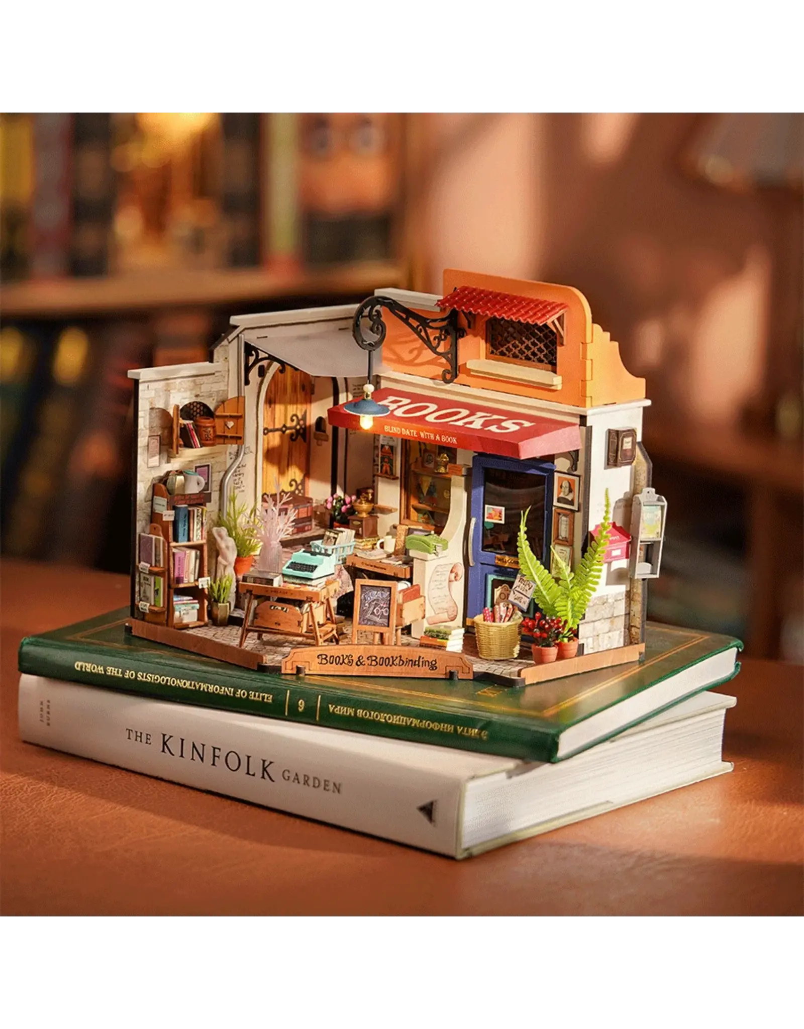 Rolife Corner Bookstore DG164 - Rolife DIY Miniature Dollhouse