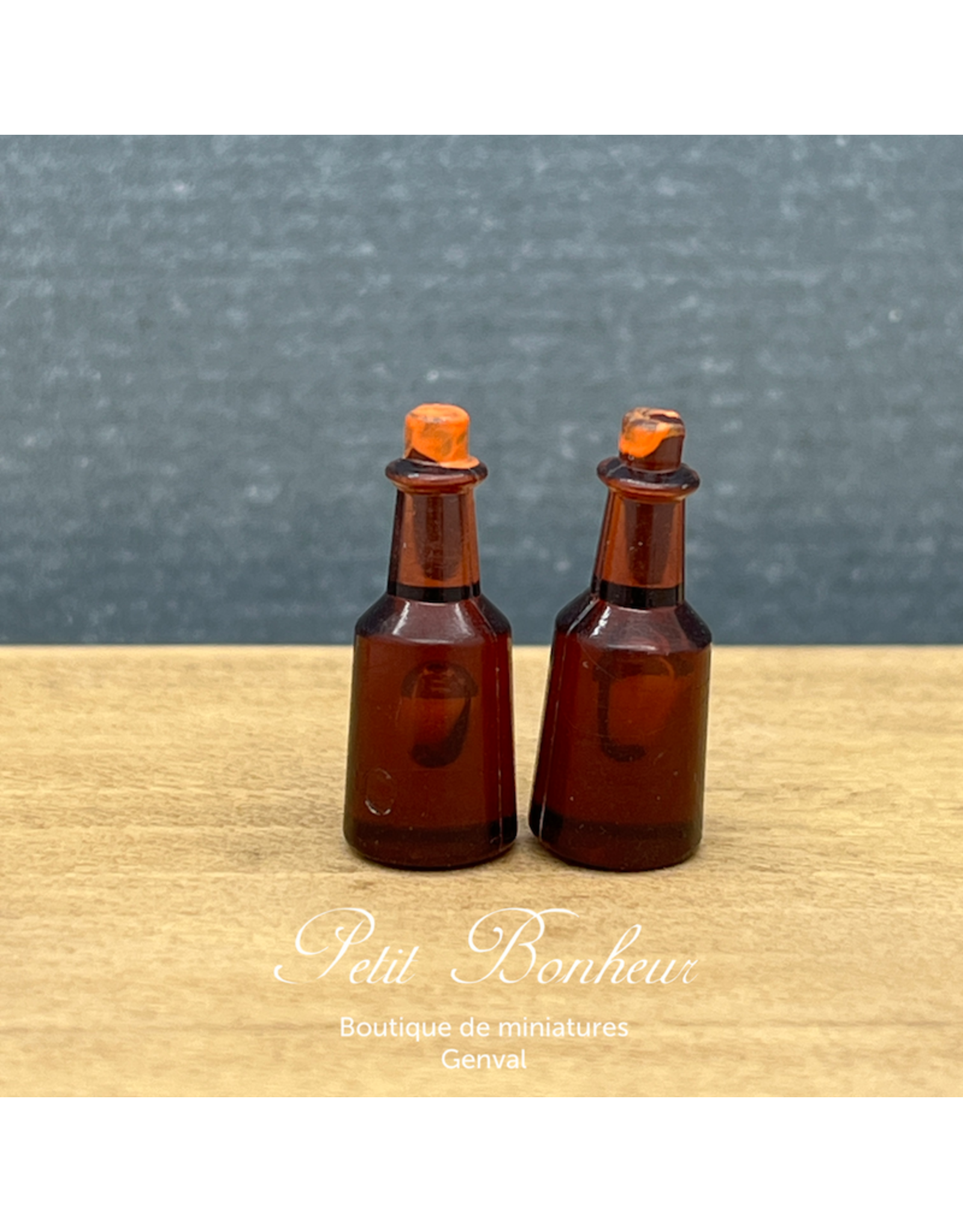 Bouteilles d'huile (2) miniatures 1:12