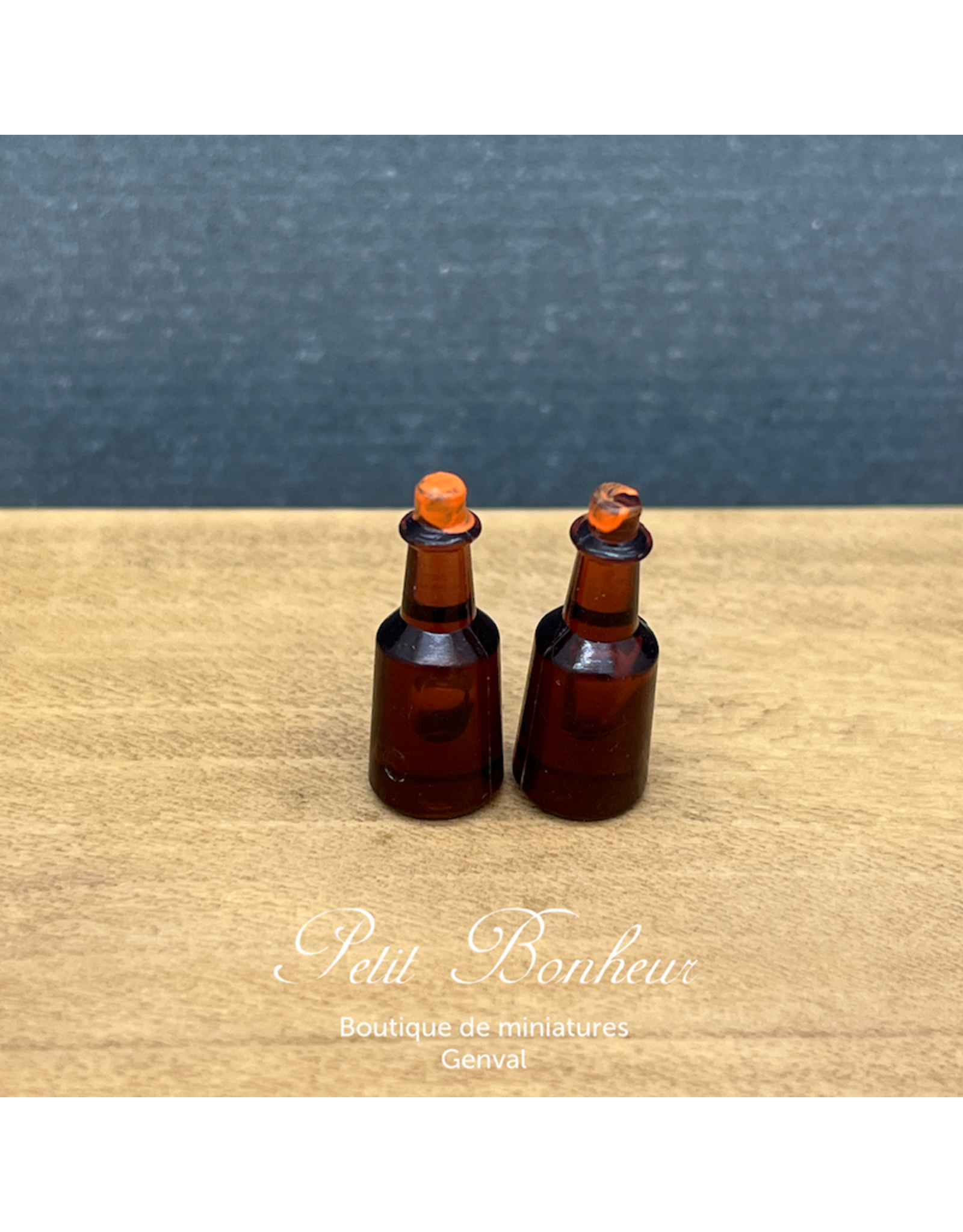 Bouteilles d'huile (2) miniatures 1:12