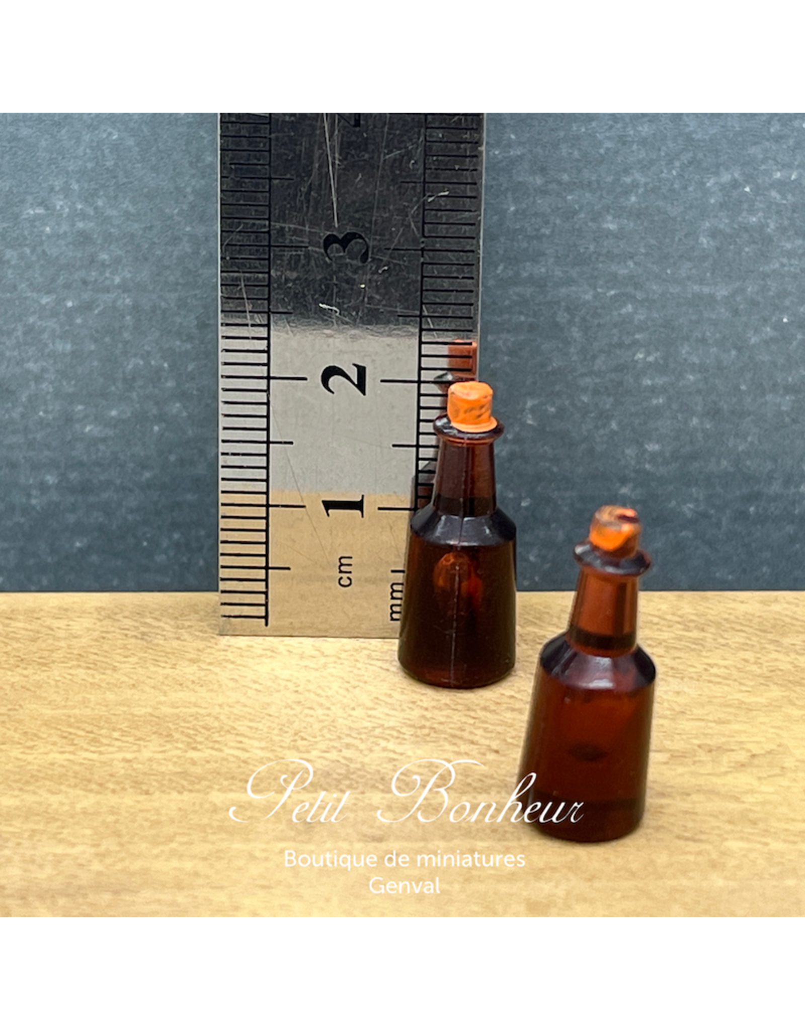 Bouteilles d'huile (2) miniatures 1:12