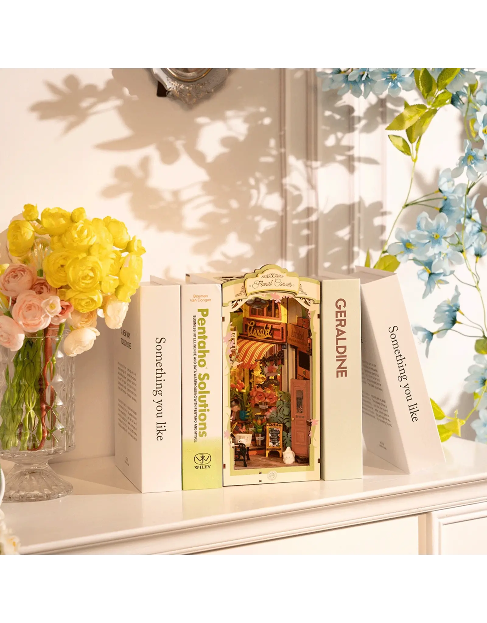 Rolife Floral Corner - Coin Fleuri (Book Nook) TGB09 - Rolife DIY Miniature Dollhouse