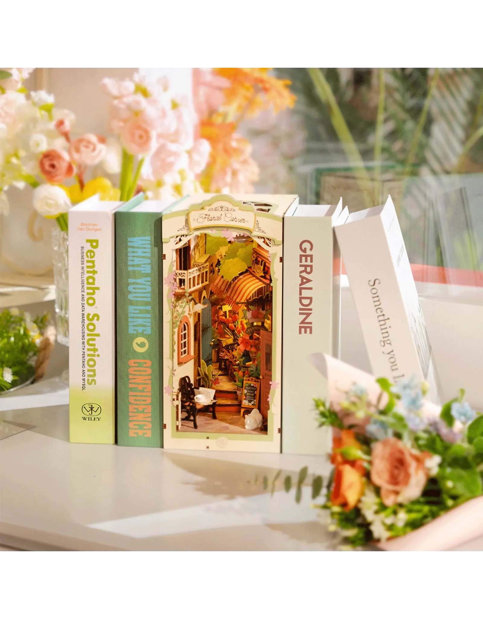 Rolife Floral Corner - Coin Fleuri (Book Nook) TGB09 - Rolife DIY Miniature Dollhouse