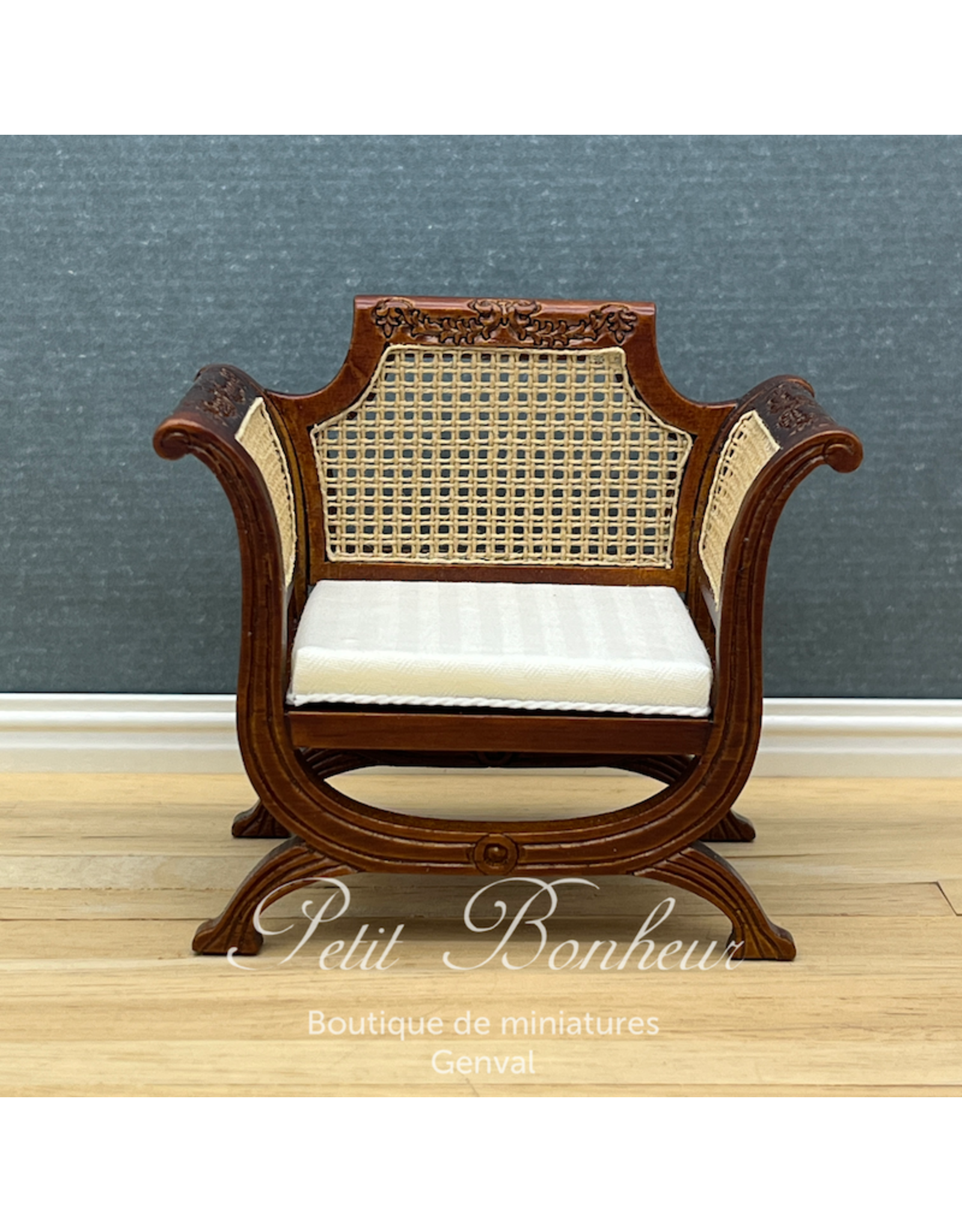 Fauteuil Louis Philippe canné noyer