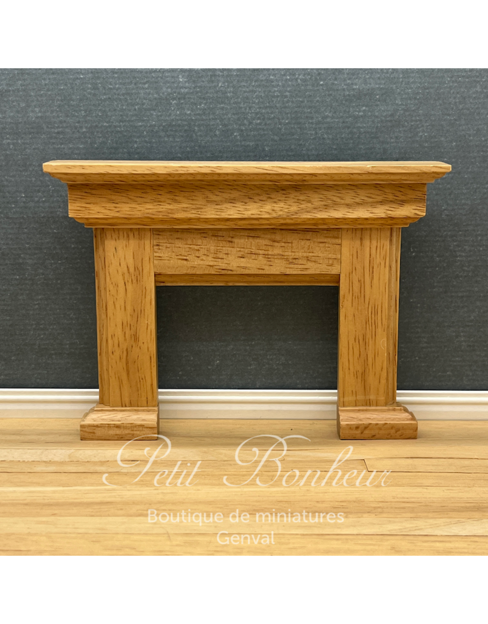 Cheminée en bois verni miniature 1:12