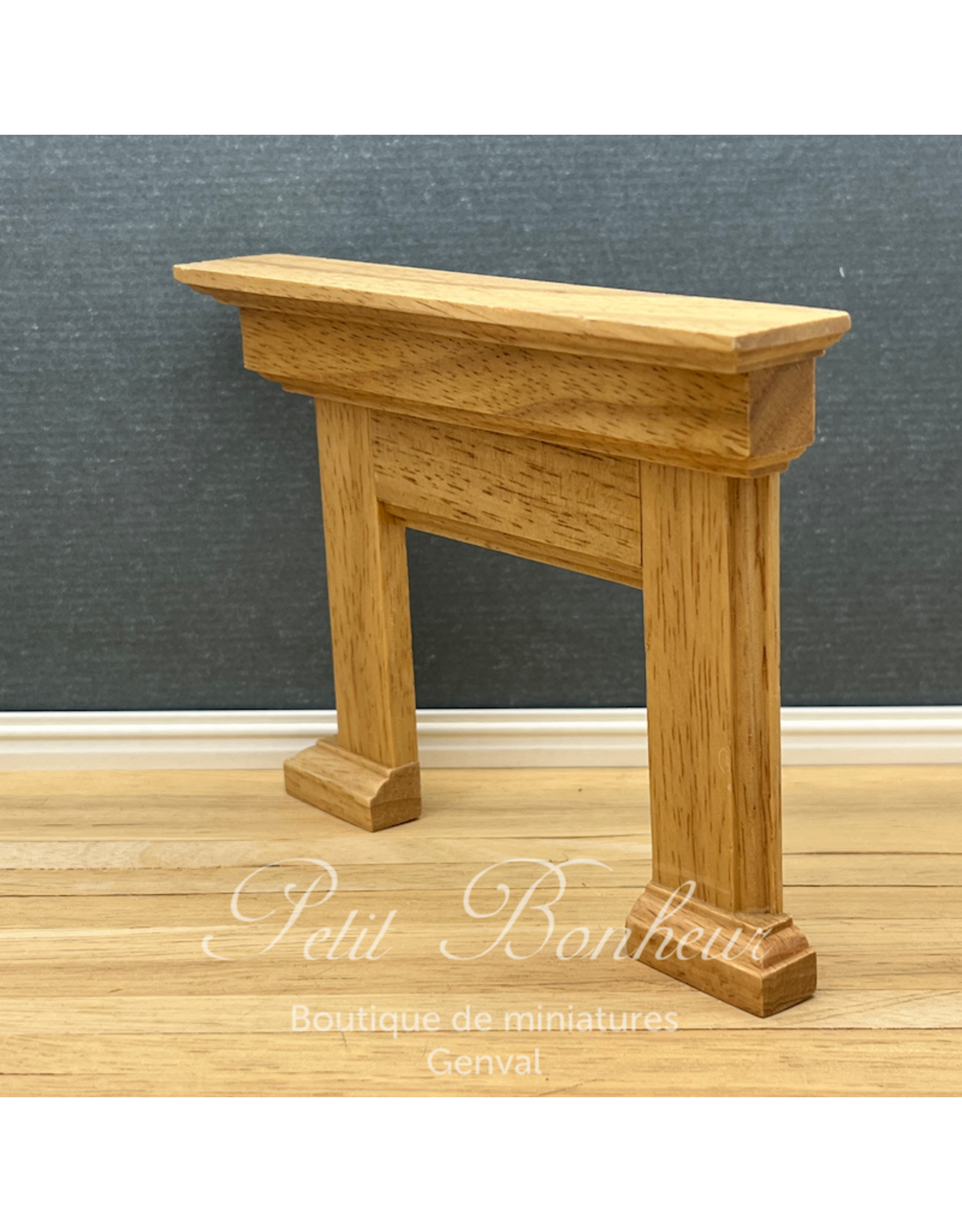 Cheminée en bois verni miniature 1:12